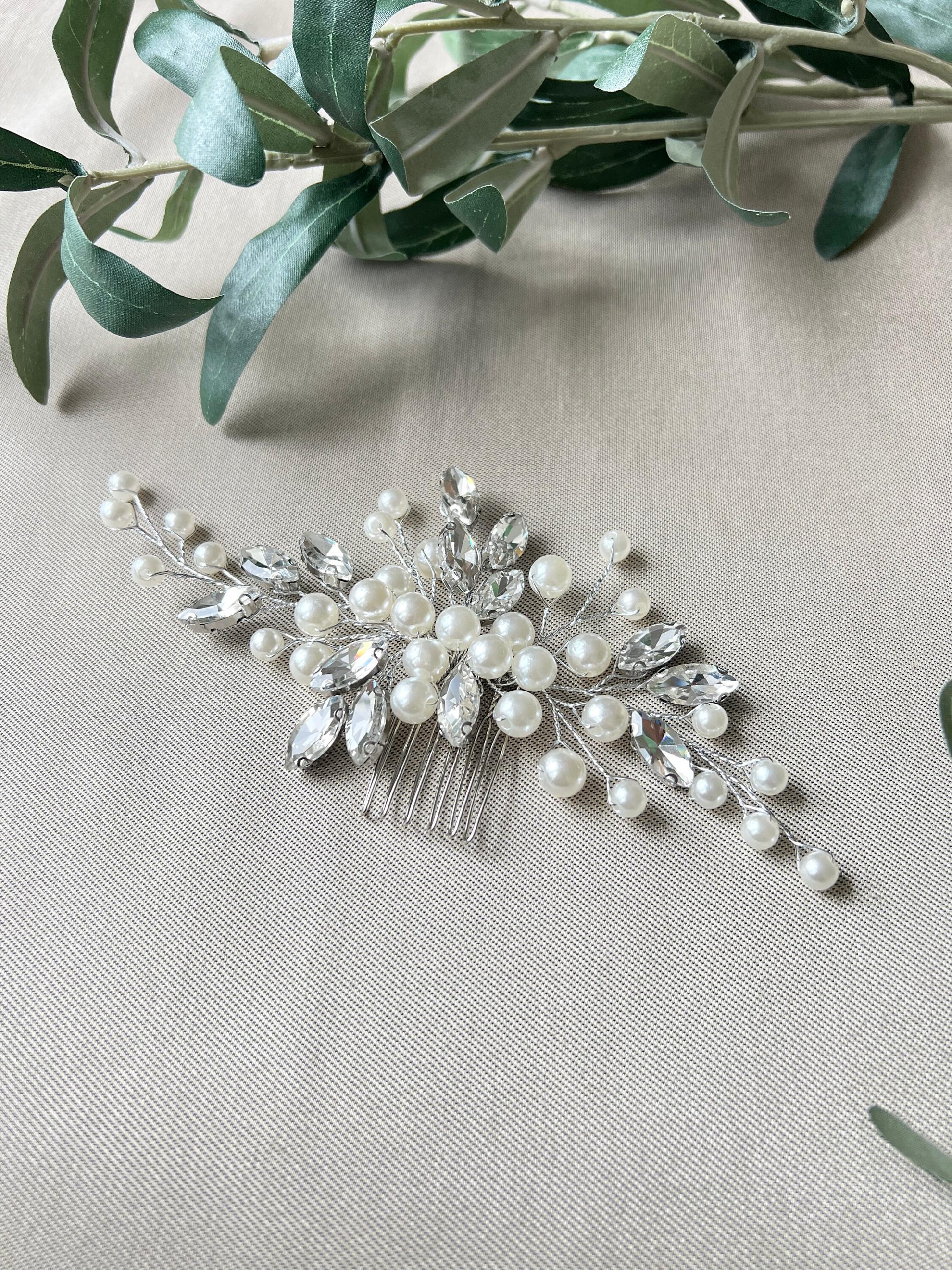 Braut Haarschmuck, Haarkamm, Perlen und Strasssteine, Silber, Weiß, Hochzeit, hochwertiger-Brauthaarschmuck-Schmuckblüte