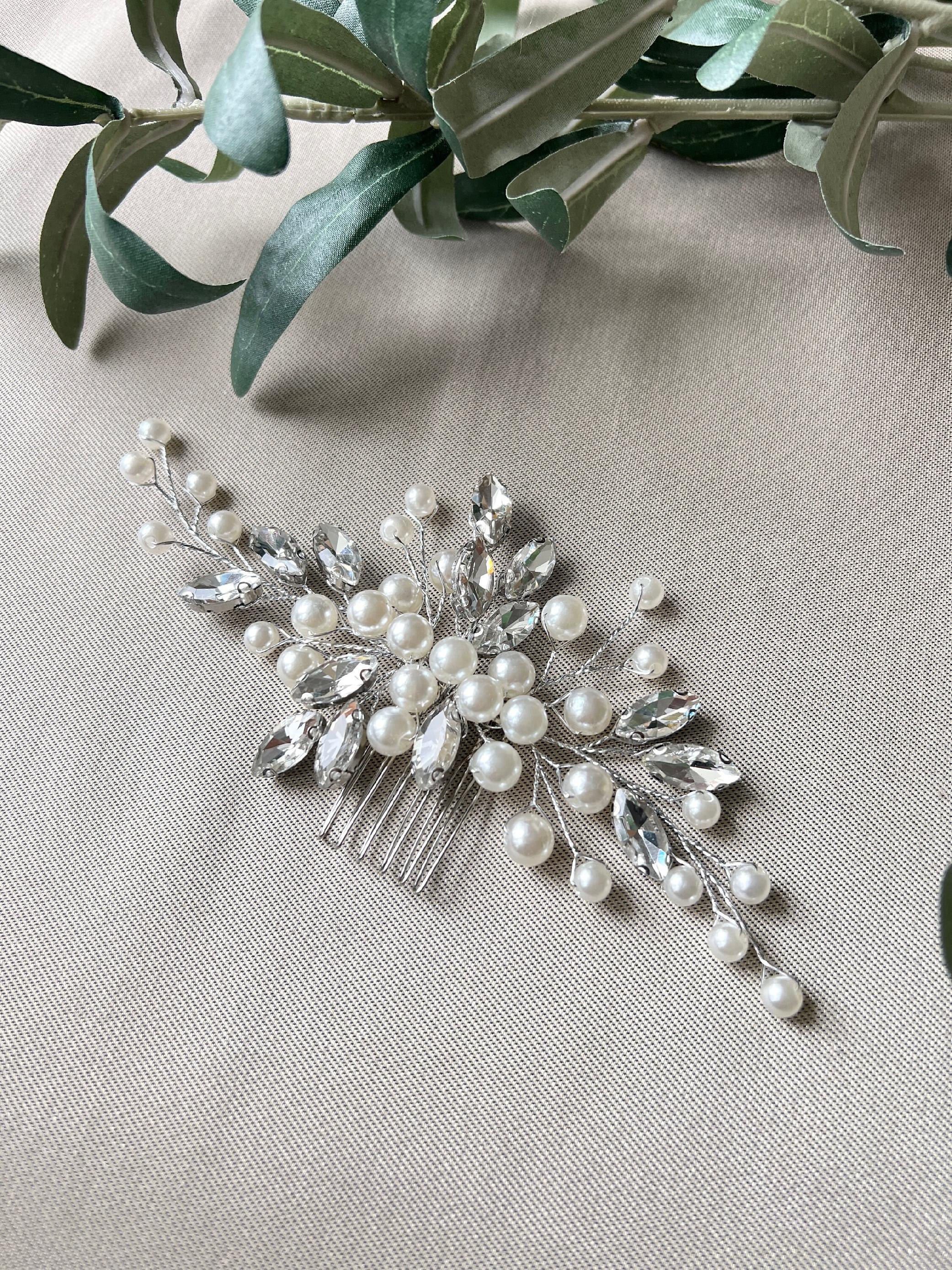 Braut Haarschmuck, Haarkamm, Perlen und Strasssteine, Silber, Weiß, Hochzeit, hochwertiger-Brauthaarschmuck-Schmuckblüte