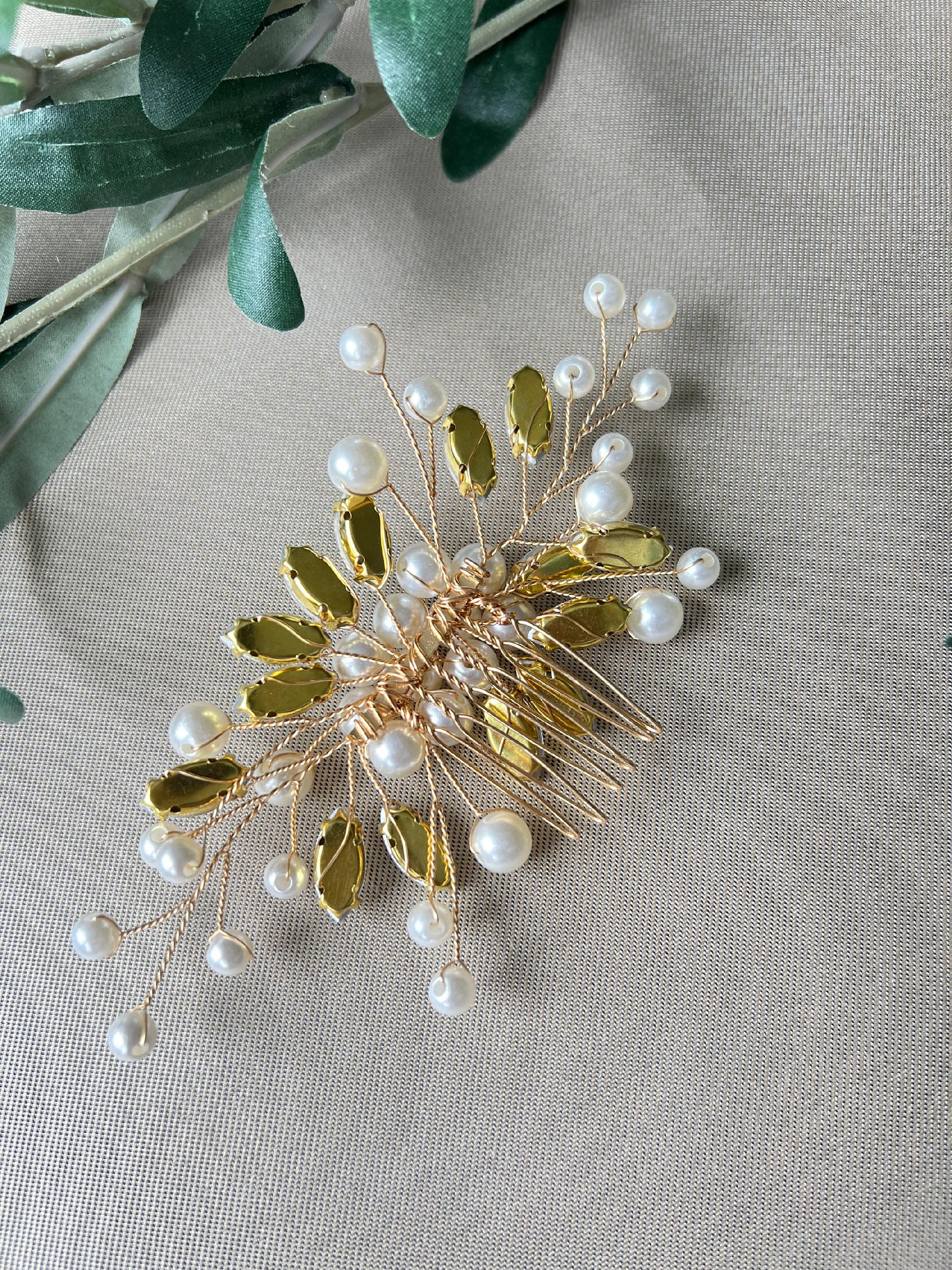 Braut Haarschmuck Haarkamm in gold mit Perlen und Strasssteinen, Hochzeit, hochwertiger Kopfschmuck für eine Brautfrisur, funkelnder Schmuck-Brauthaarschmuck-Schmuckblüte