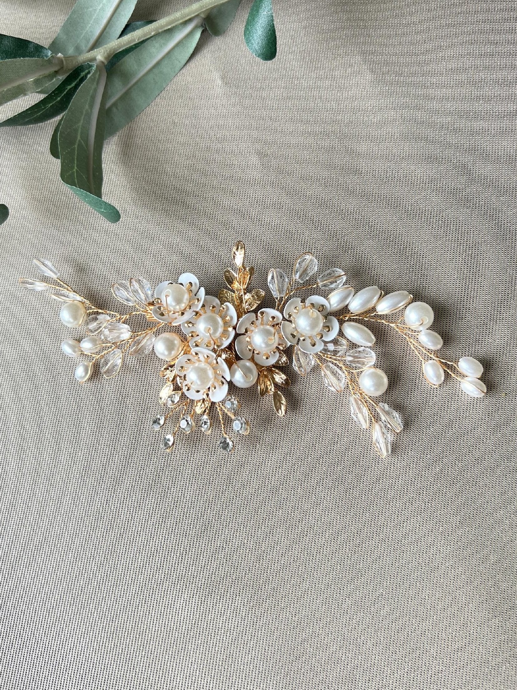 Braut Haarschmuck Haarspange - gold und silber - Perlen und Blumen - Brautschmuck Hochzeitsschmuck Brautjungfer Trauzeugin Blumenhaarschmuck - Gold-Brauthaarschmuck-Schmuckblüte