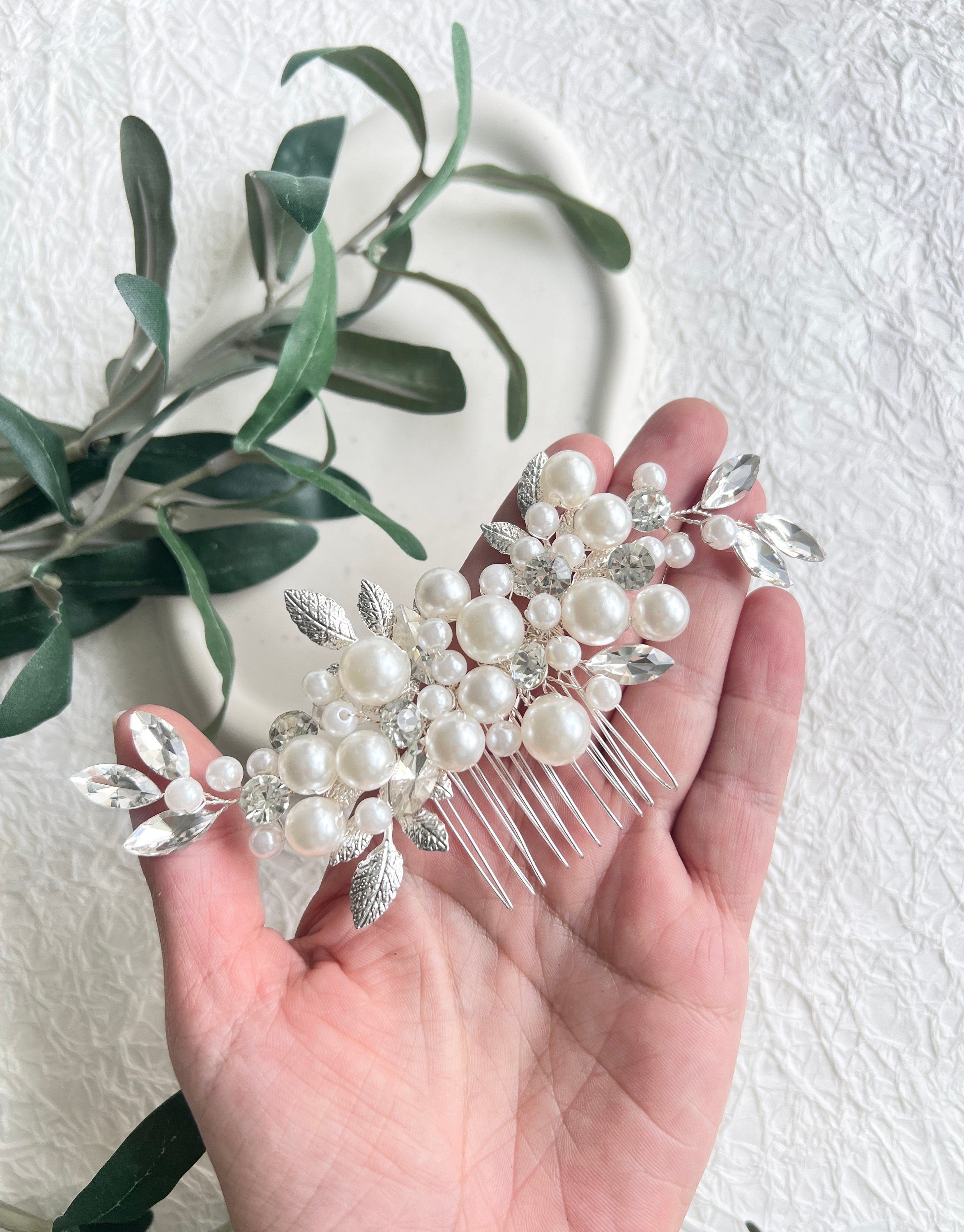 Braut Haarschmuck, Perlen Haarkamm, Silber, weiße Perlen, Strass Steine, Hochzeit Schmuck,-Brauthaarschmuck-Schmuckblüte