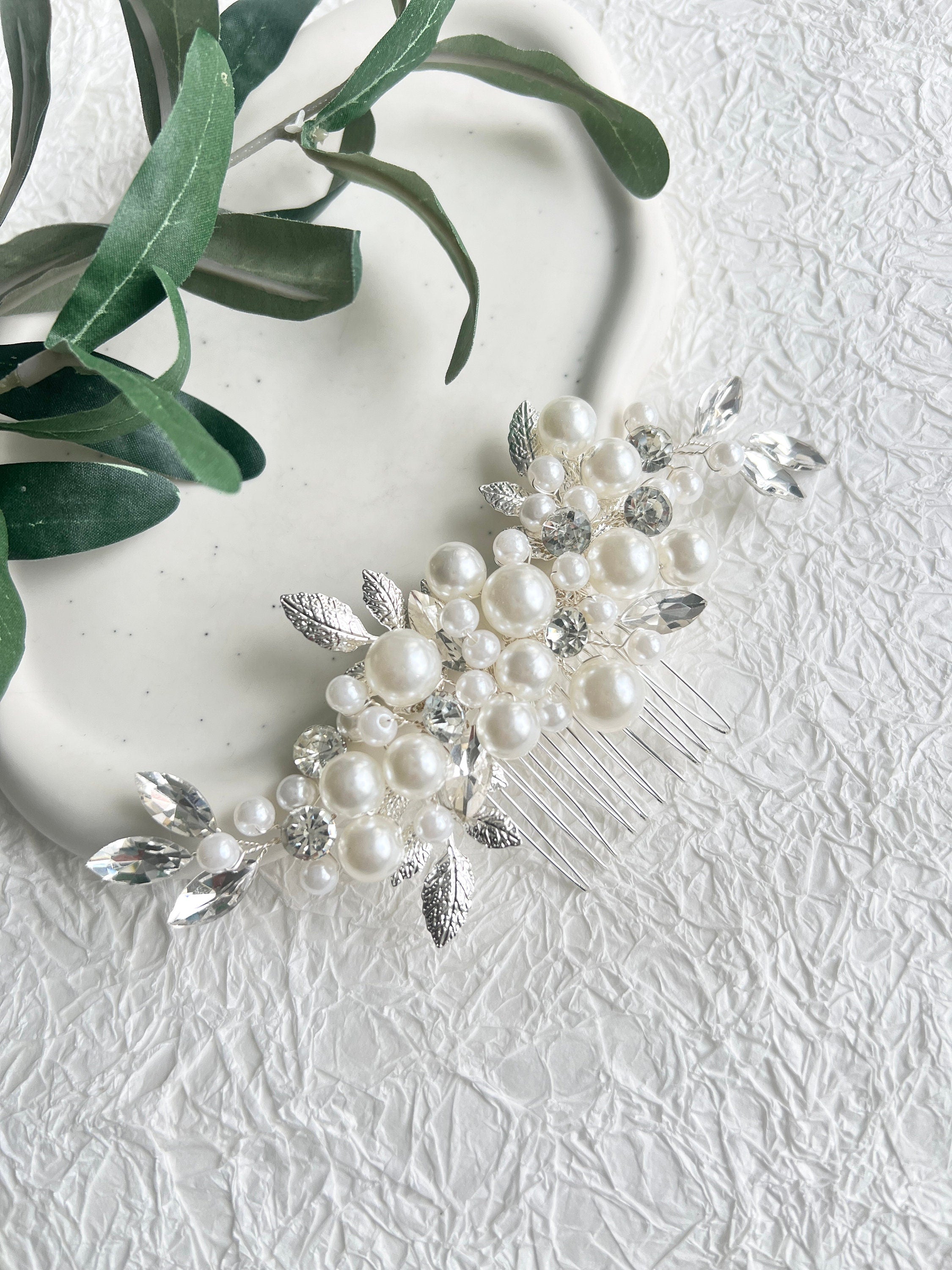 Braut Haarschmuck, Perlen Haarkamm, Silber, weiße Perlen, Strass Steine, Hochzeit Schmuck,-Brauthaarschmuck-Schmuckblüte