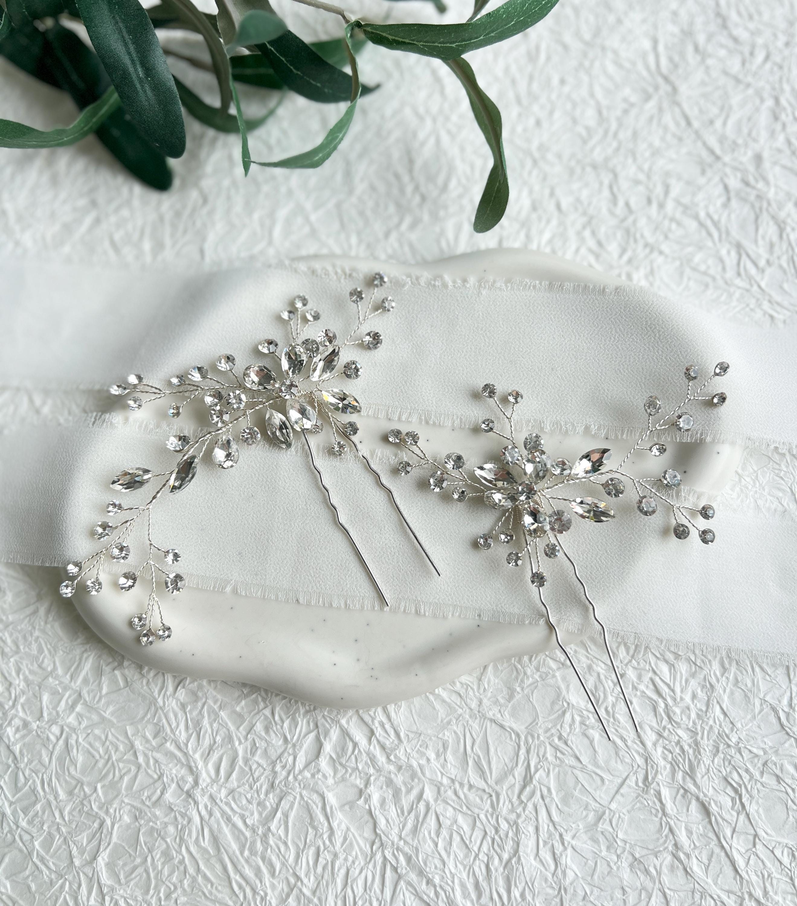 Haarnadel, Set 2 Stück, Silber, Haarspangen mit Strasssteinen, feiner Brautschmuck, Brautfrisur, Schmuck Hochzeit, glänzender Haarschmuck, Brauthaarschmuck, Schmuckbluete