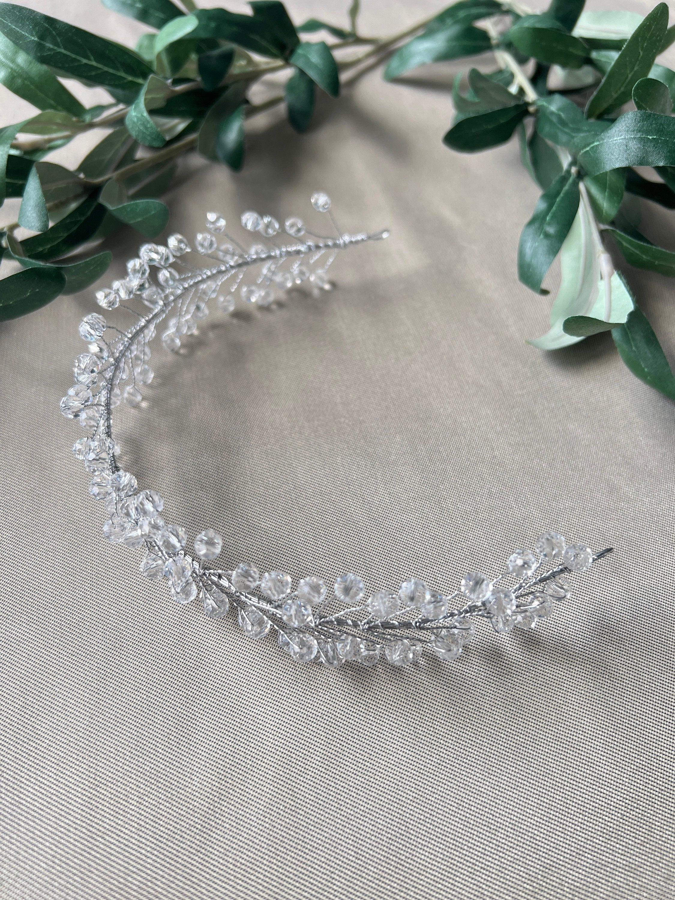 Braut Haarschmuck, Silber mit Perlen, Hochzeit Braut, Brautschmuck, Hochzeitshaarband, Haarreif, Haarkranz, glitzernde Haarranke, Haarrebe-Brauthaarschmuck-Schmuckblüte