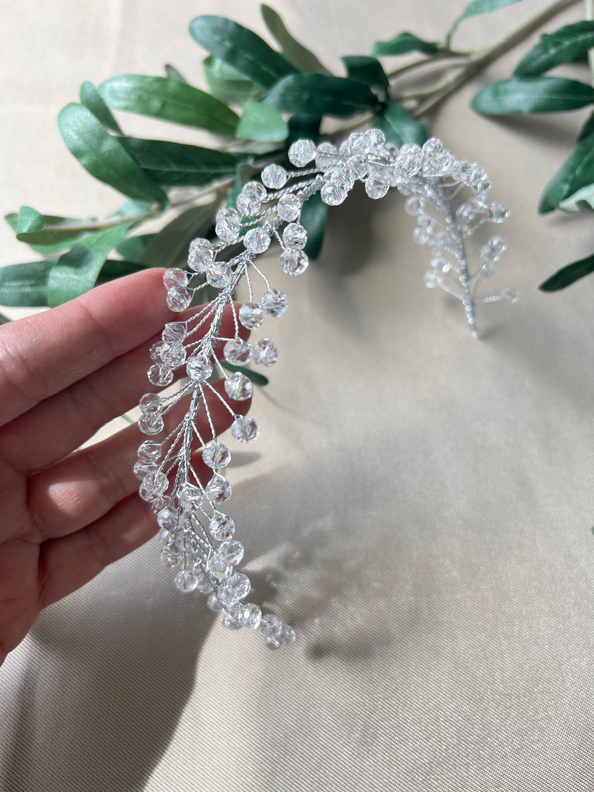 Braut Haarschmuck, Silber mit Perlen, Hochzeit Braut, Brautschmuck, Hochzeitshaarband, Haarreif, Haarkranz, glitzernde Haarranke, Haarrebe-Brauthaarschmuck-Schmuckblüte