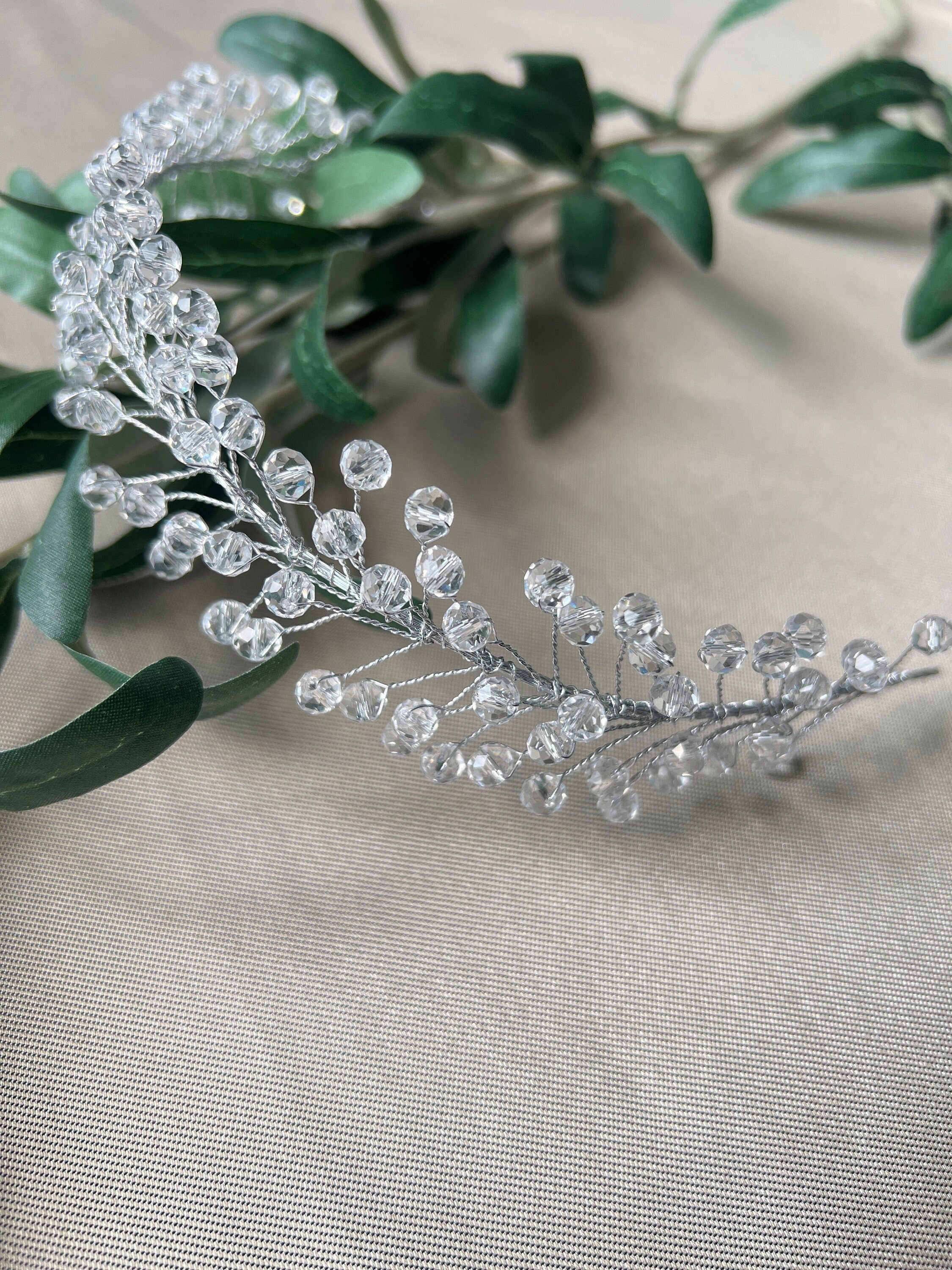 Braut Haarschmuck, Silber mit Perlen, Hochzeit Braut, Brautschmuck, Hochzeitshaarband, Haarreif, Haarkranz, glitzernde Haarranke, Haarrebe-Brauthaarschmuck-Schmuckblüte