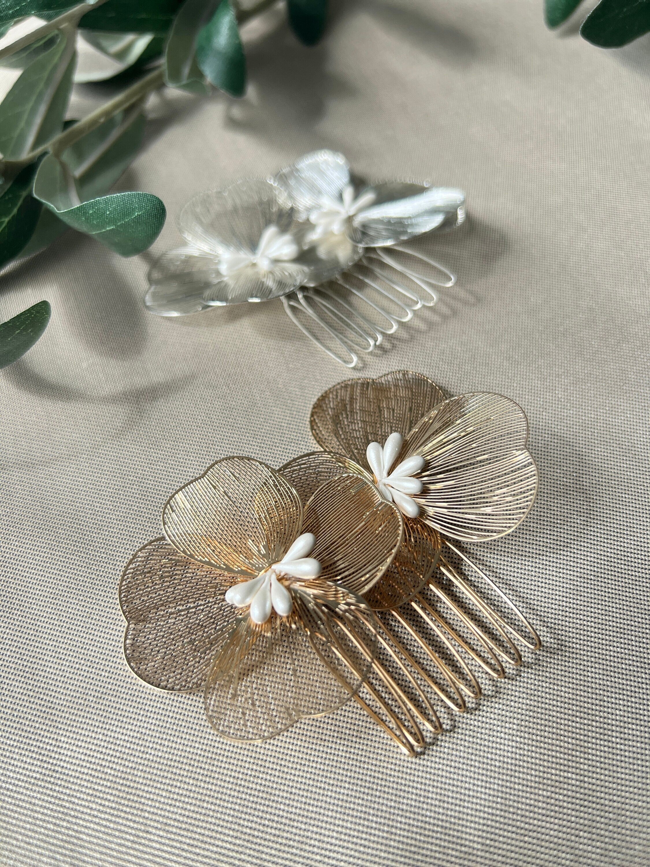 Braut Haarschmuck, Silber und Roségold, Haarkamm, filigraner Schmuck, Blumen Hochzeit, - Roségold-Brauthaarschmuck-Schmuckblüte