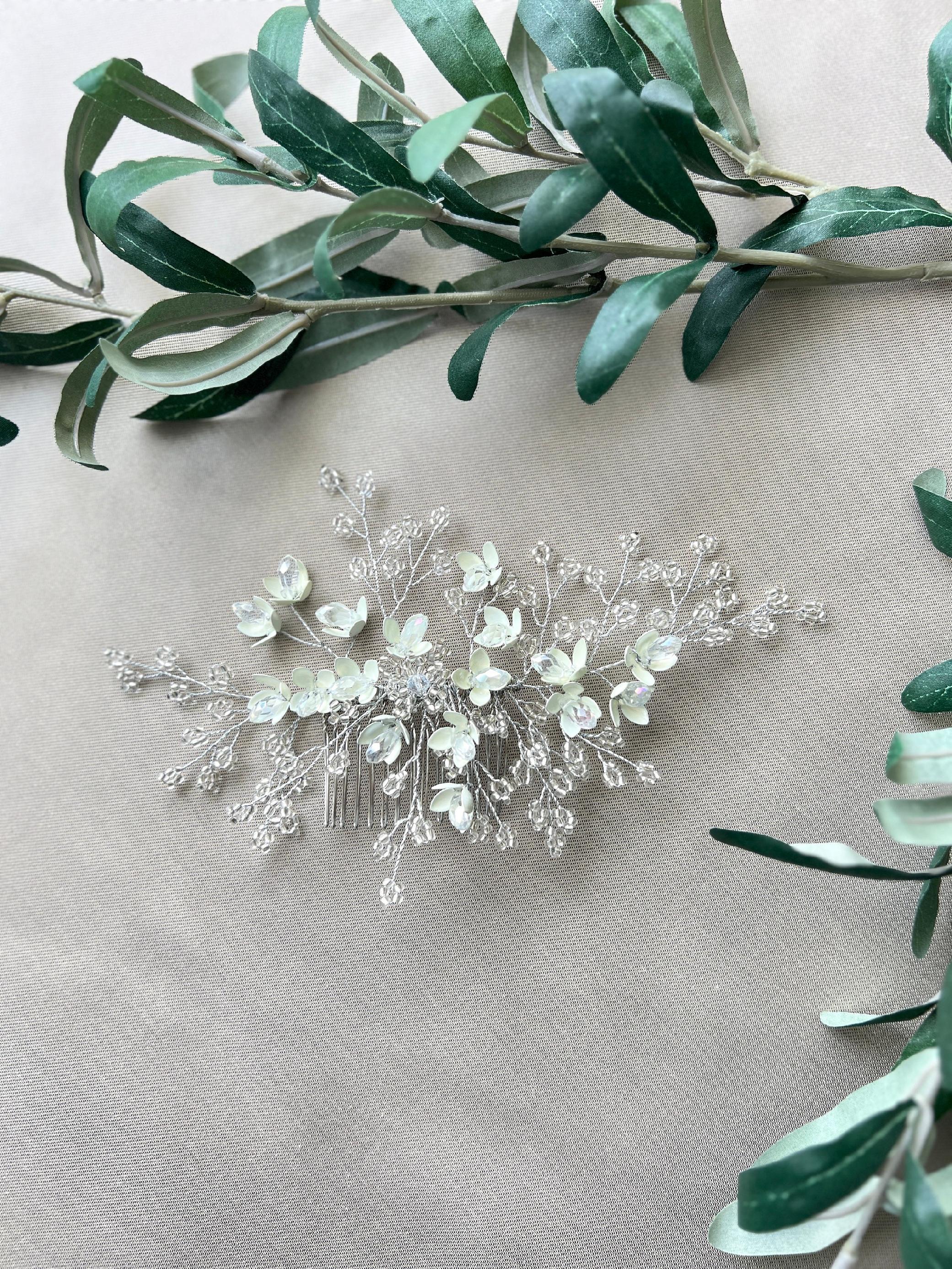 Braut Haarschmuck, großer Perlen Haarkamm, Silber, transparent, Blüten, floral, Hochzeit, Brauthaarschmuck, Brautfrisur, Kopfschmuck-Brauthaarschmuck-Schmuckblüte