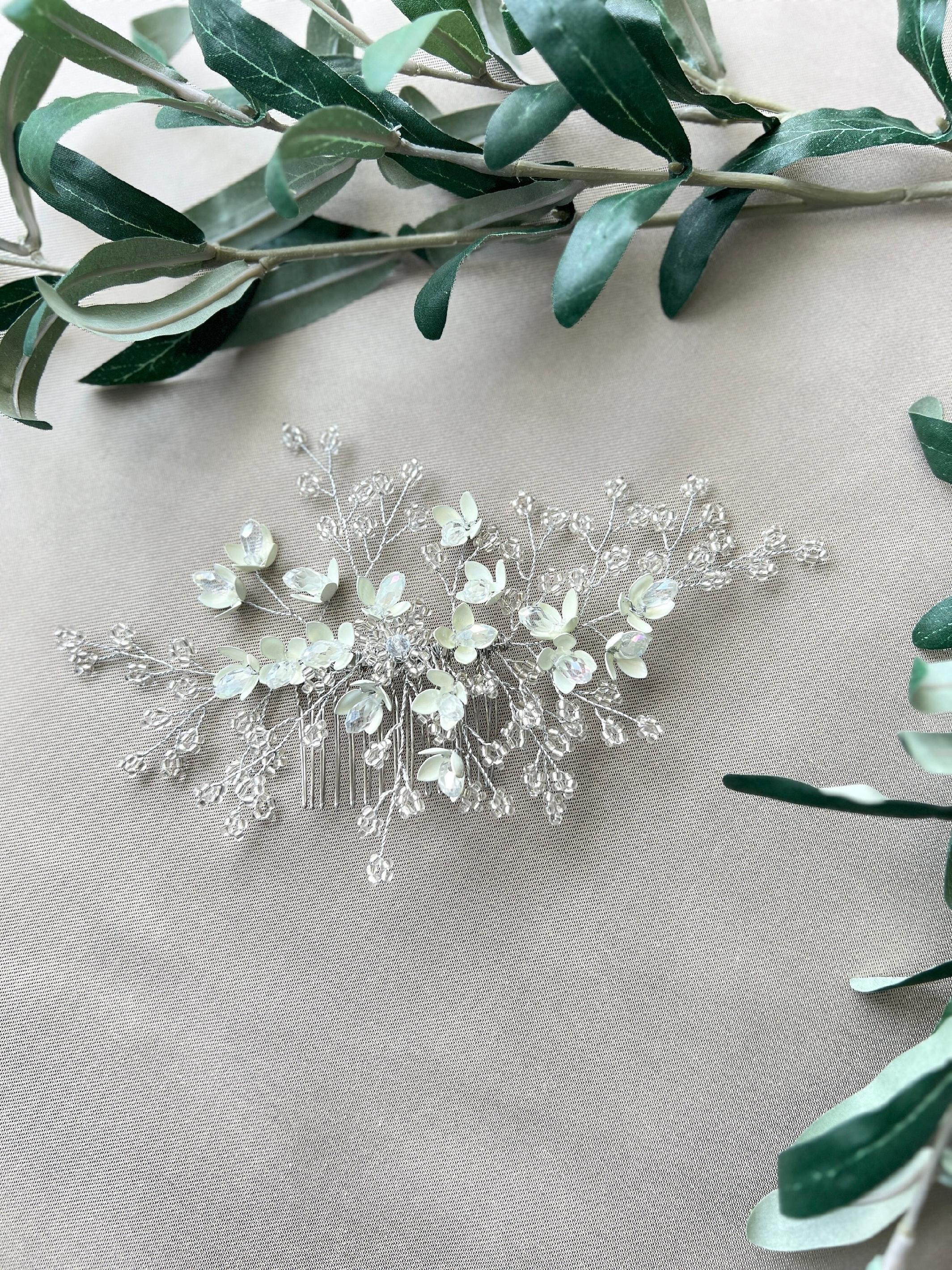 Braut Haarschmuck, großer Perlen Haarkamm, Silber, transparent, Blüten, floral, Hochzeit, Brauthaarschmuck, Brautfrisur, Kopfschmuck-Brauthaarschmuck-Schmuckblüte