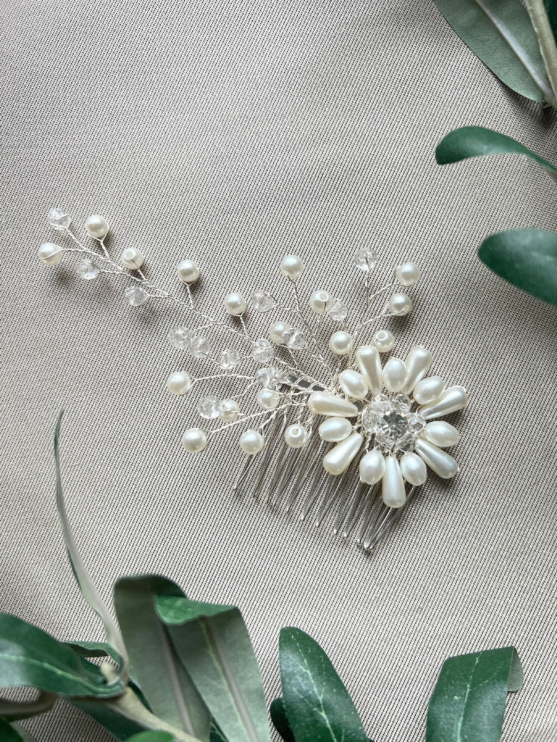 Braut Haarschmuck in Silber, Haarkamm, Perlen, Hochzeit, Blume Floraler Kopfschmuck, Brautjungfer, hochwertiger Brauthaarschmuck-Brauthaarschmuck-Schmuckblüte