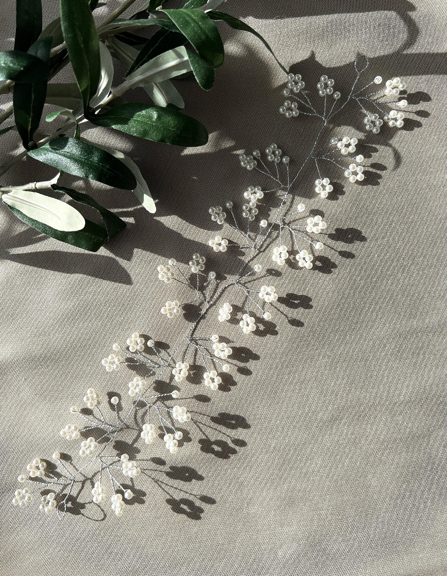 Braut Haarschmuck, silberner Juwelierdraht mit Perlen, Hochzeit, Brautschmuck, Hochzeitshaarband, Haarkranz, Haarranke-Brauthaarschmuck-Schmuckblüte