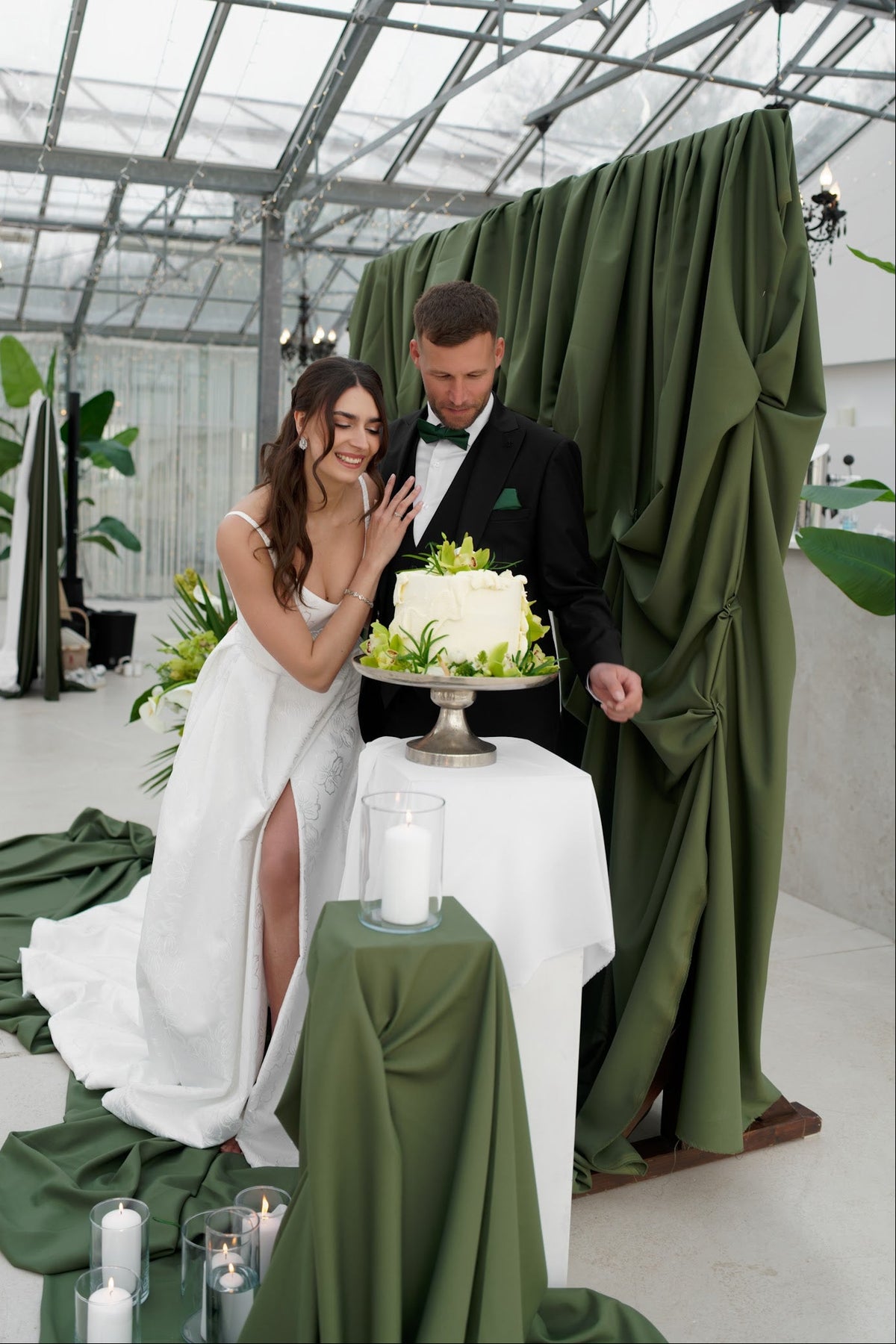 Funkelnde Ohrringe, Silber, Cubic Zirconia, auffallende Ohrstecker, Brautschmuck, glänzende Brautohrringe, eleganter Schmuck Standesamt, modern, Hochzeit