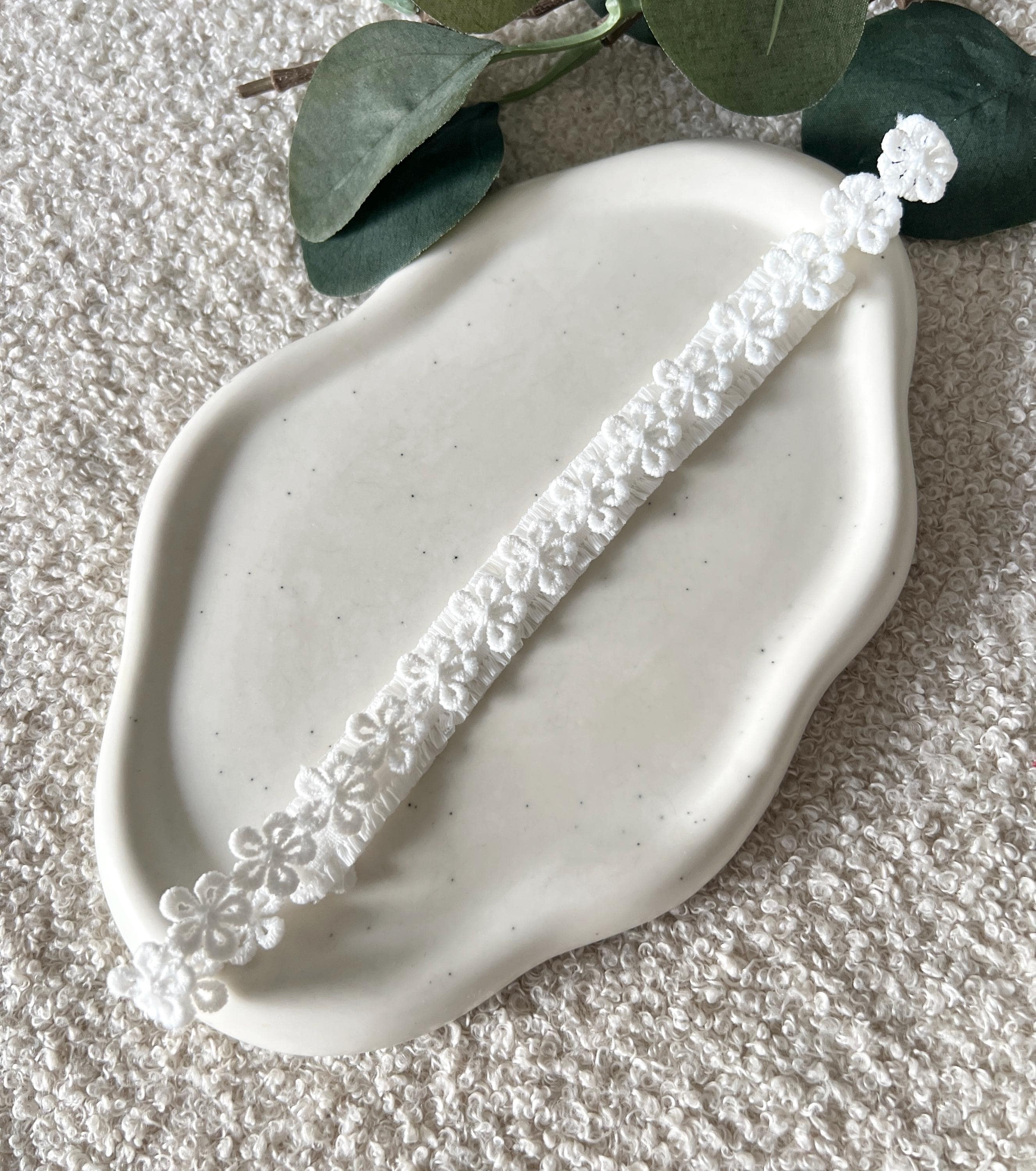 Brautschmuck, Strumpfband, weißes Brautstrumpfband mit Blumen, Spitze, florales Muster, dehnbar, Einheitsgröße, Gummiband, Brautzubehör, Braut, Schmuck Hochzeit, Schmuckbluete