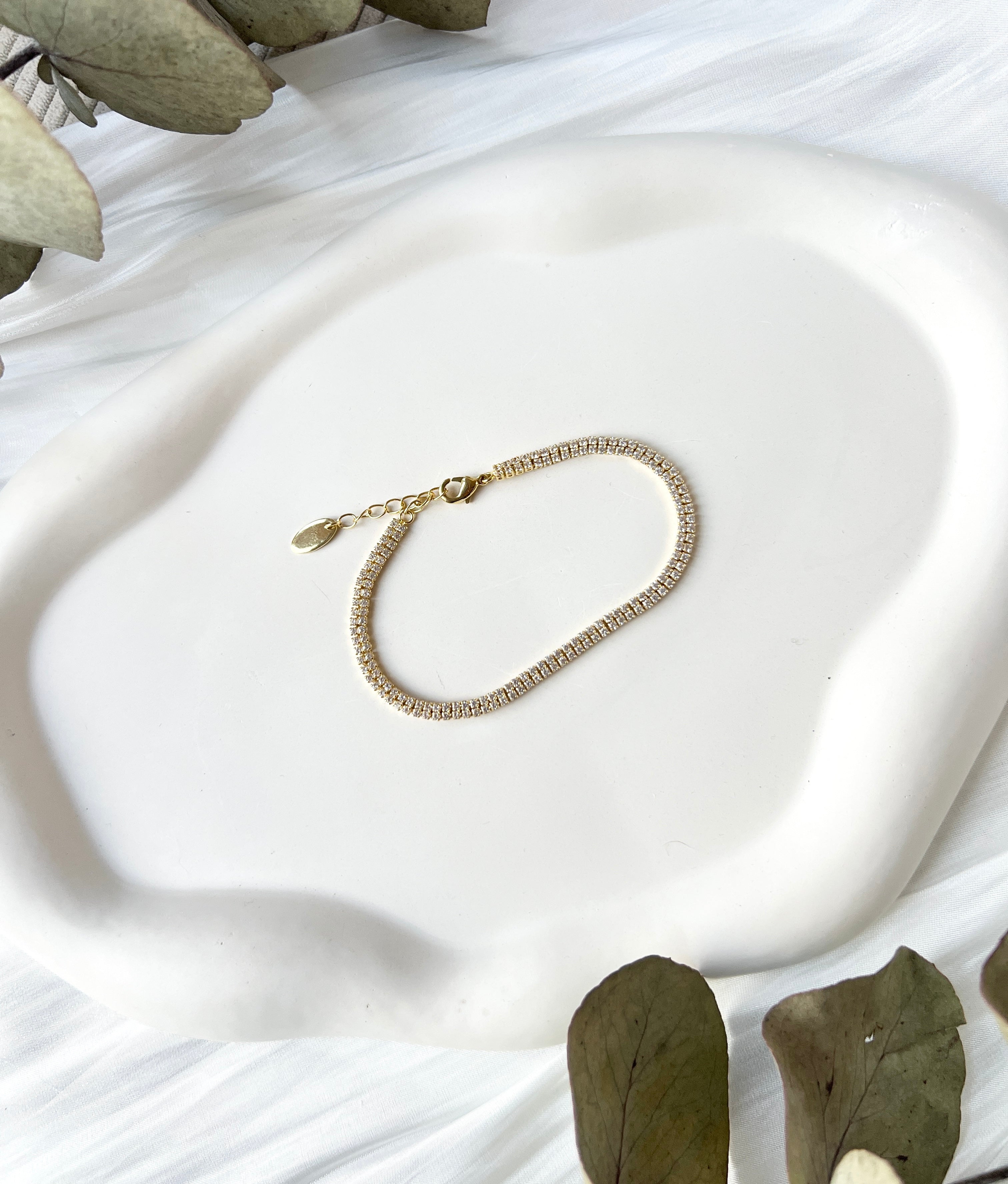 Armband, gold, feine Strasssteine, Tennisarmband, Tennis Bracelet, goldener Brautschmuck, glänzendes Brautarmband, edler Schmuck für die Hochzeit, Standesamt Tennisbracelet, Geschenk für Sie, Weihnachtsgeschenk für Frauen, Schmuckbluete