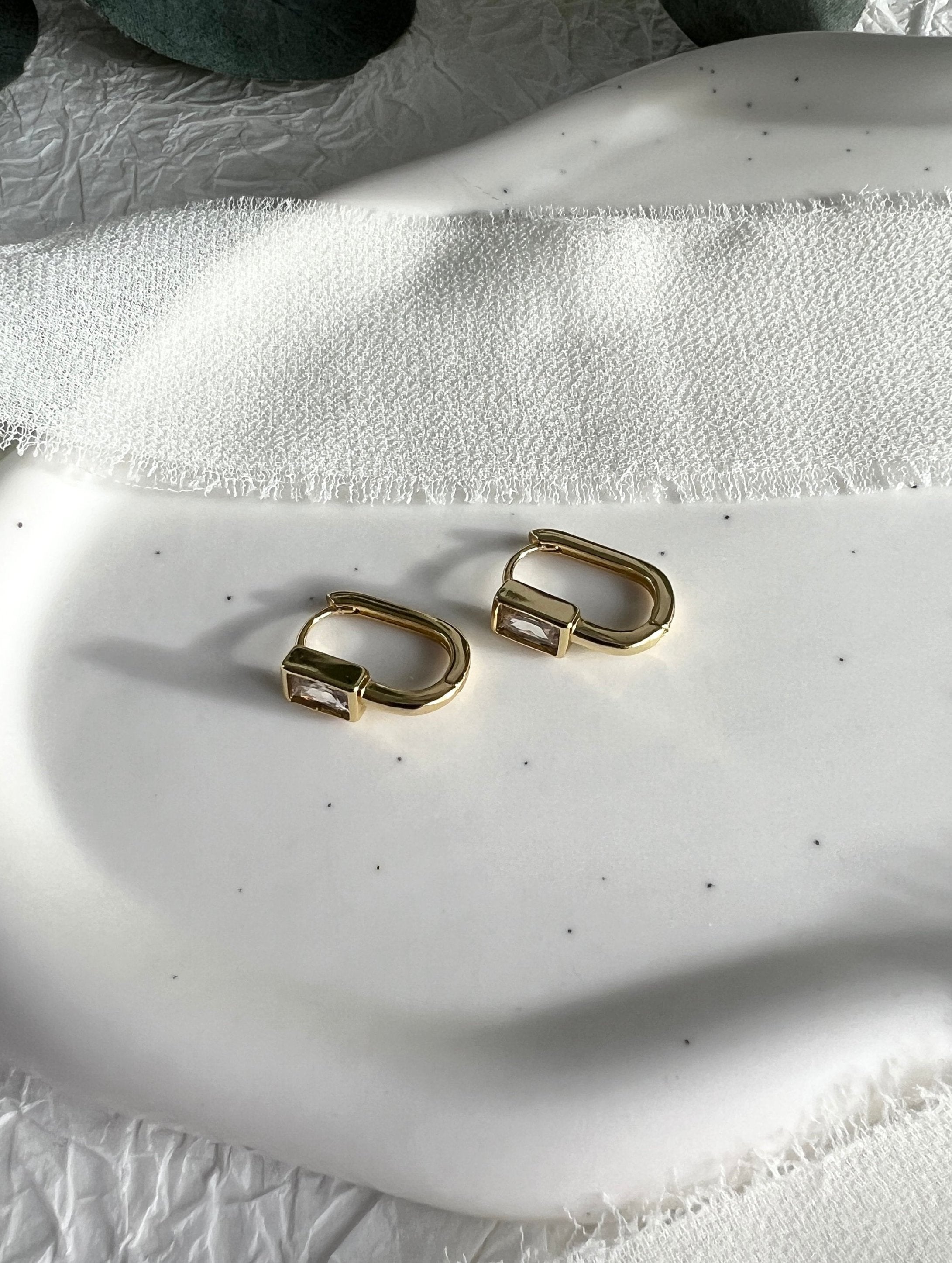 Creolen mit Zirkon-Pavé, gold und silber, minimalistische Ohrringe, Hoops, Hoop Ohrringe, - Gold-Ohrringe-Schmuckblüte