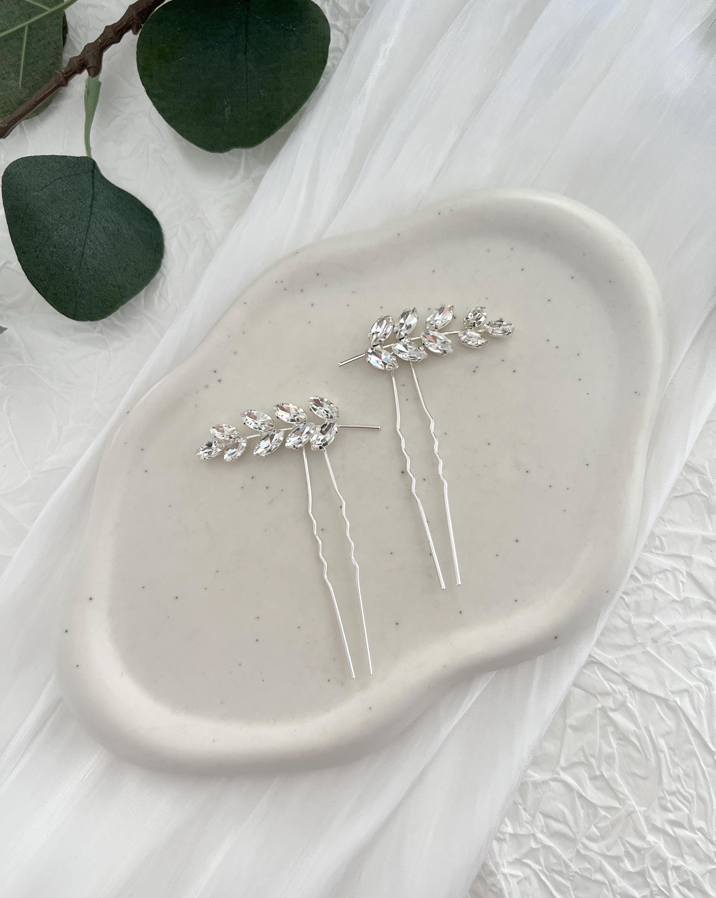 Feine Haarnadeln, 2 Stueck, Brautset, silberne Haarnadeln in Blaetterform, Strassteine, hell Silber, edler Brauthaarschmuck, Brautfrisur, moderner Hochzeitsschmuck, Schmuck Hochzeit, hochwertige Haarspangen