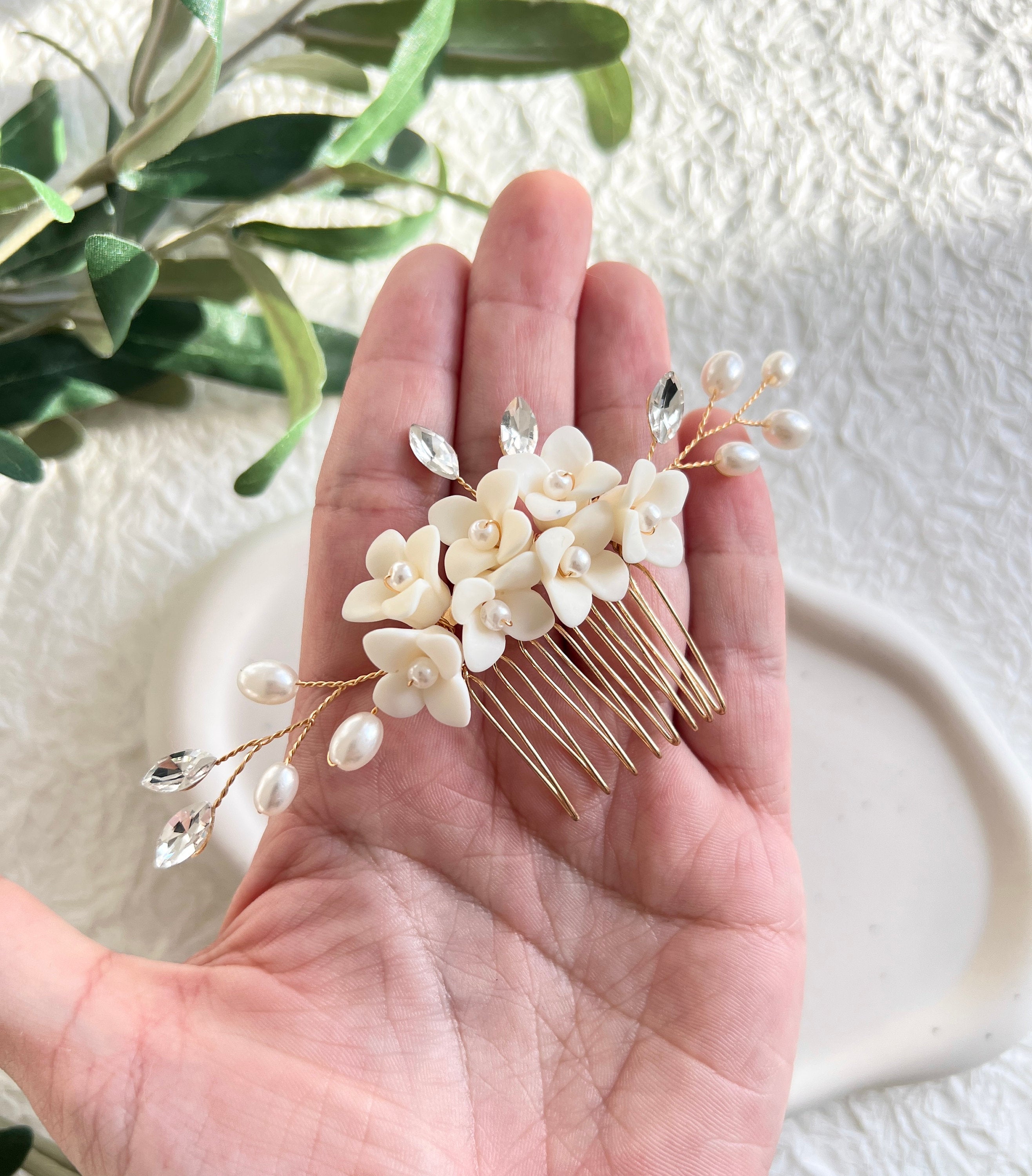 Haarschmuck, Ivory weiß, Blüten, gold, silber, Perlen, Haarkamm, Haarschmuck, - Silber-Brauthaarschmuck-Schmuckblüte