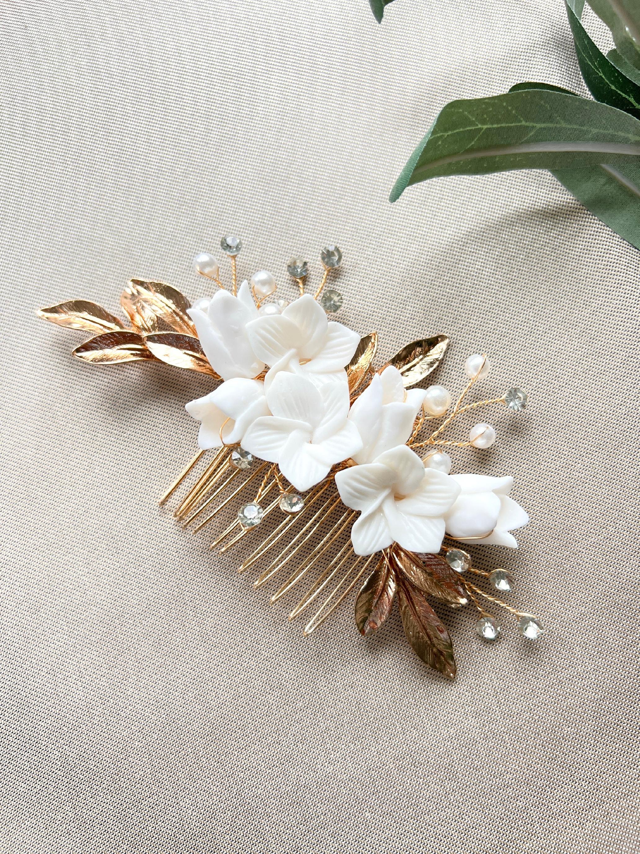 Haarschmuck, rosegold, weiße Blüten, floraler Haarkamm, Braut Hochzeit, hochwertiger Brauthaarschmuck, Brautfrisur-Brauthaarschmuck-Schmuckblüte