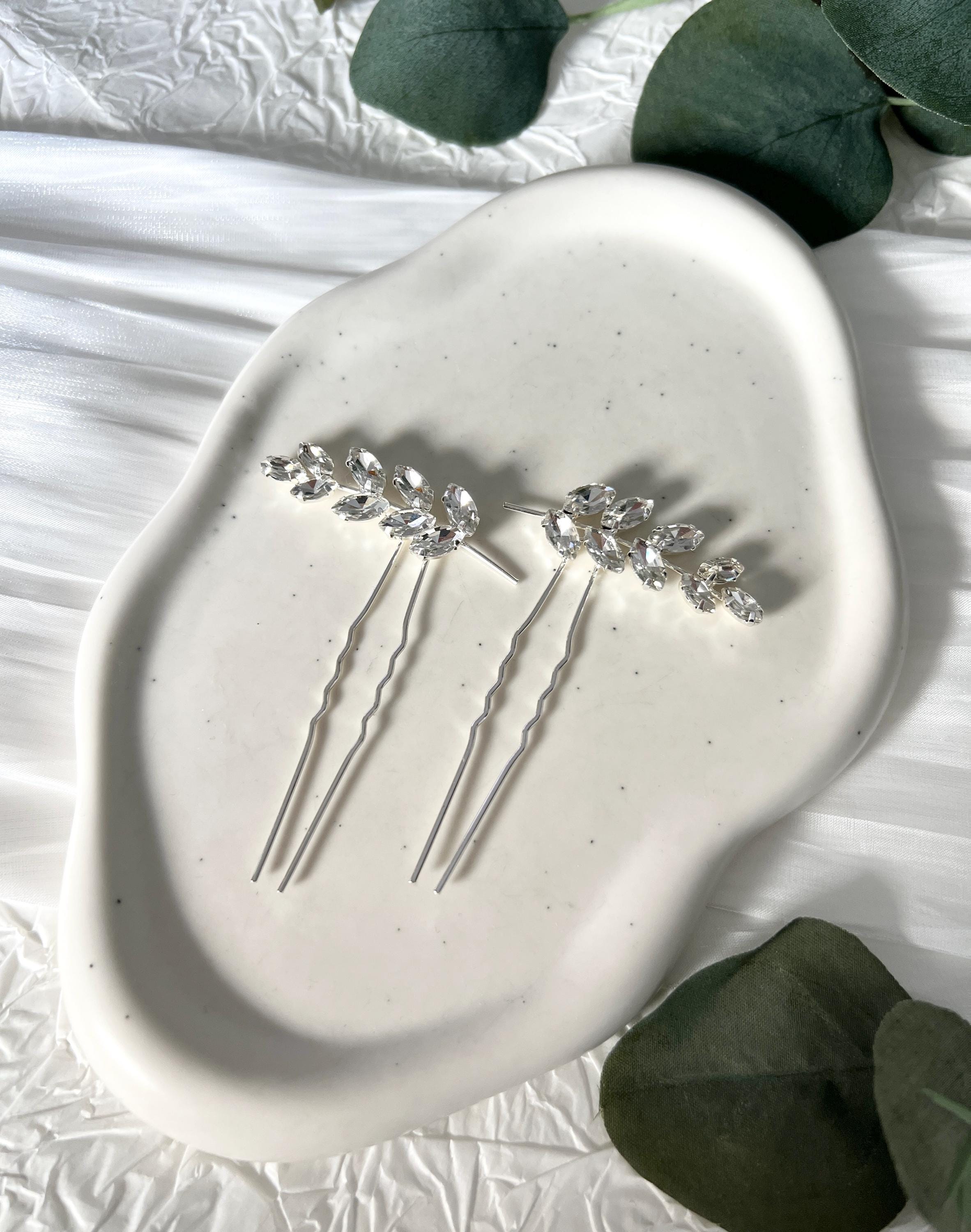 Feine Haarnadeln, 2 Stueck, Brautset, silberne Haarnadeln in Blaetterform, Strassteine, hell Silber, edler Brauthaarschmuck, Brautfrisur, moderner Hochzeitsschmuck, Schmuck Hochzeit, hochwertige Haarspangen