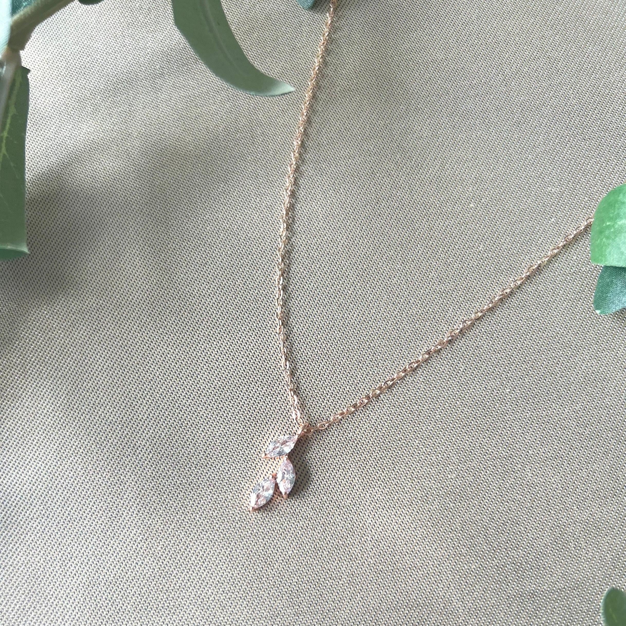 Halskette mit Zirkonia Anhänger, Brautschmuck Roségold, Silber, eleganter Schmuck - Roségold-Halskette-Schmuckblüte