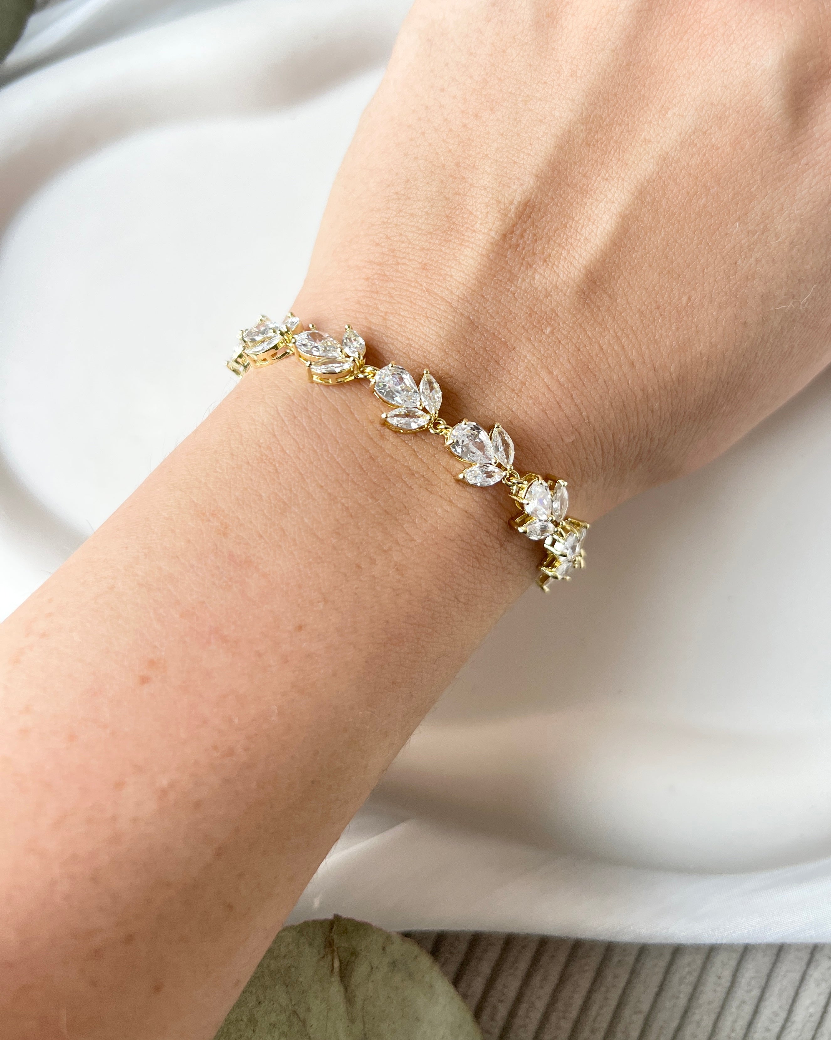 Elegantes Armband, Gold, Silber oder Roségold, hochwertiges Brautarmband, glänzender Brautschmuck, glitzer, Schmuck Hochzeit, Brautjungfer, Geschenk für Sie, Weihnachtsgeschenk, Geburtstagsgeschenk, Schmuckbluete