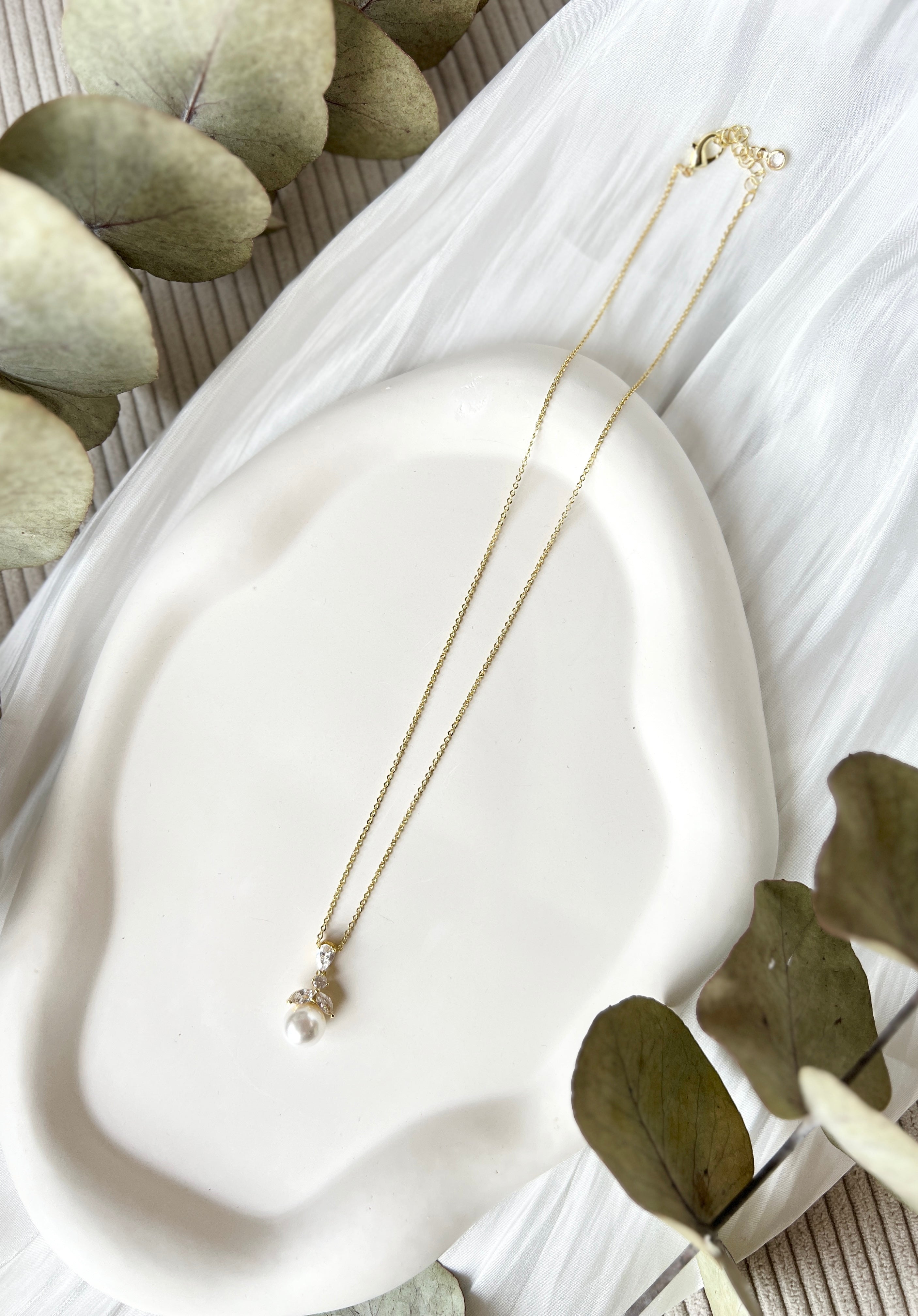 Halskette mit Perlenanhänger, Gold, feine Brauthalskette, Perlenschmuck