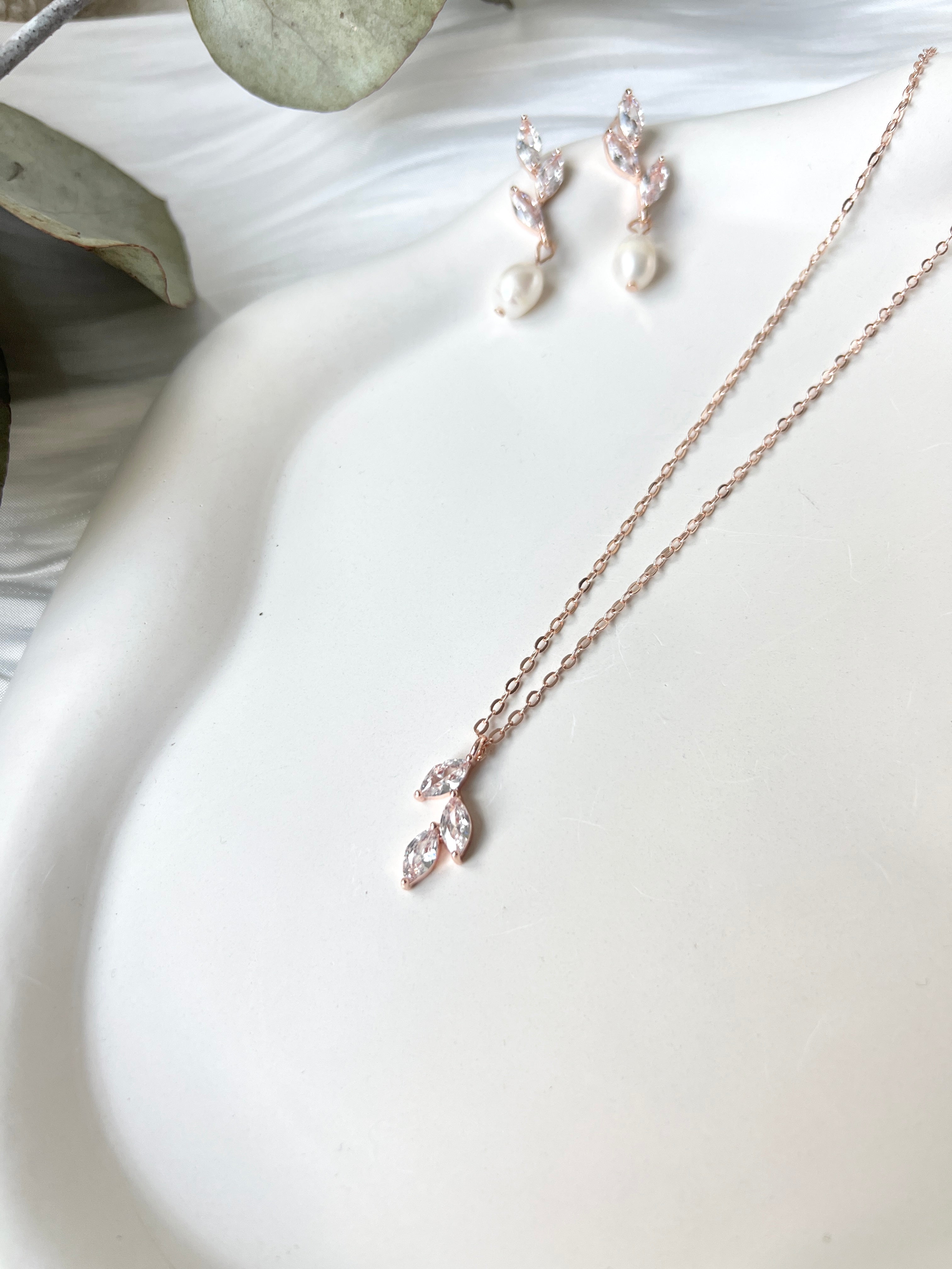 Brautset, Halskette und Ohrringe, funkelnde Zirkoniasteine, Perlenohrringe, Brautschmuck