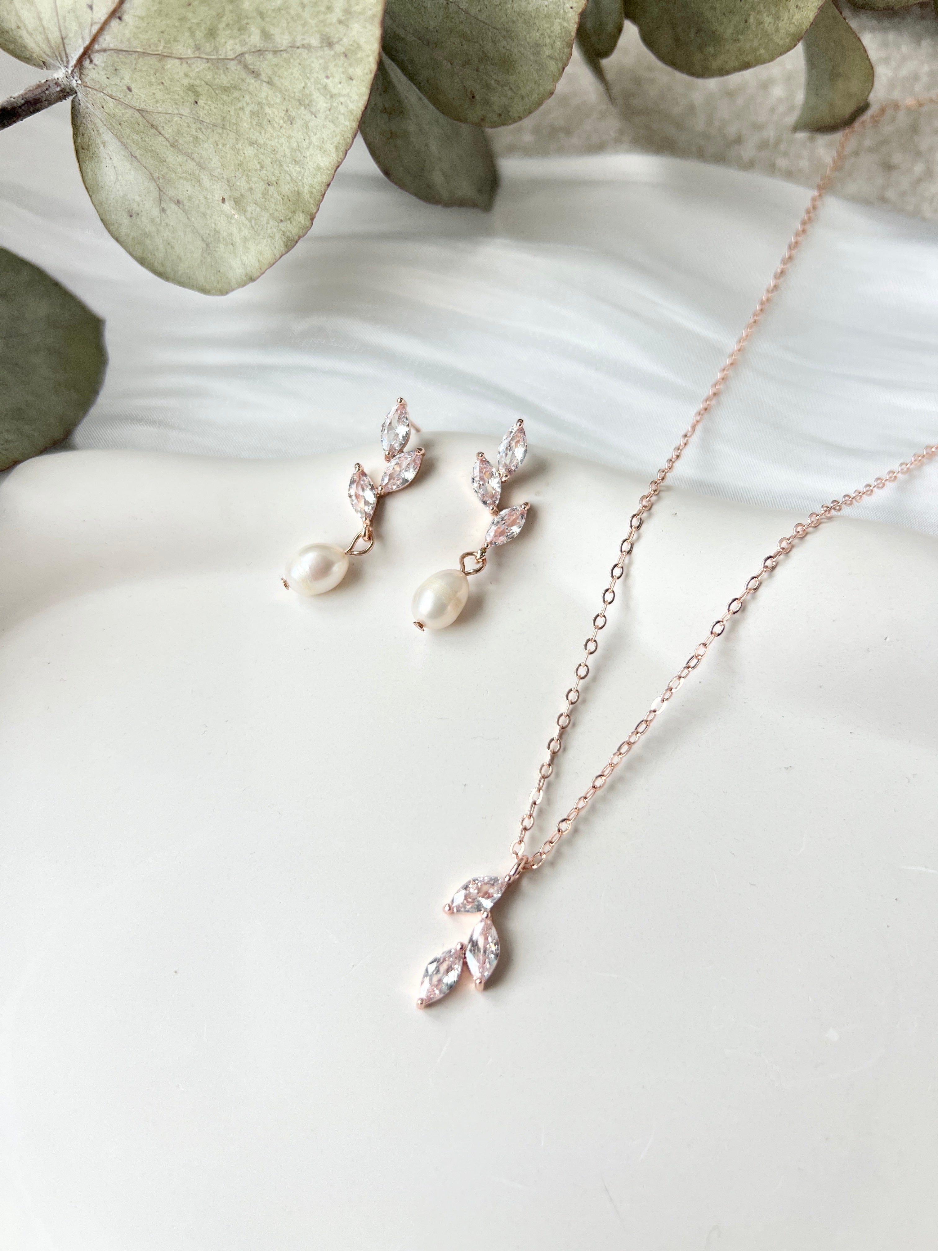 Brautset, Halskette und Ohrringe, funkelnde Zirkoniasteine, Perlenohrringe, Brautschmuck