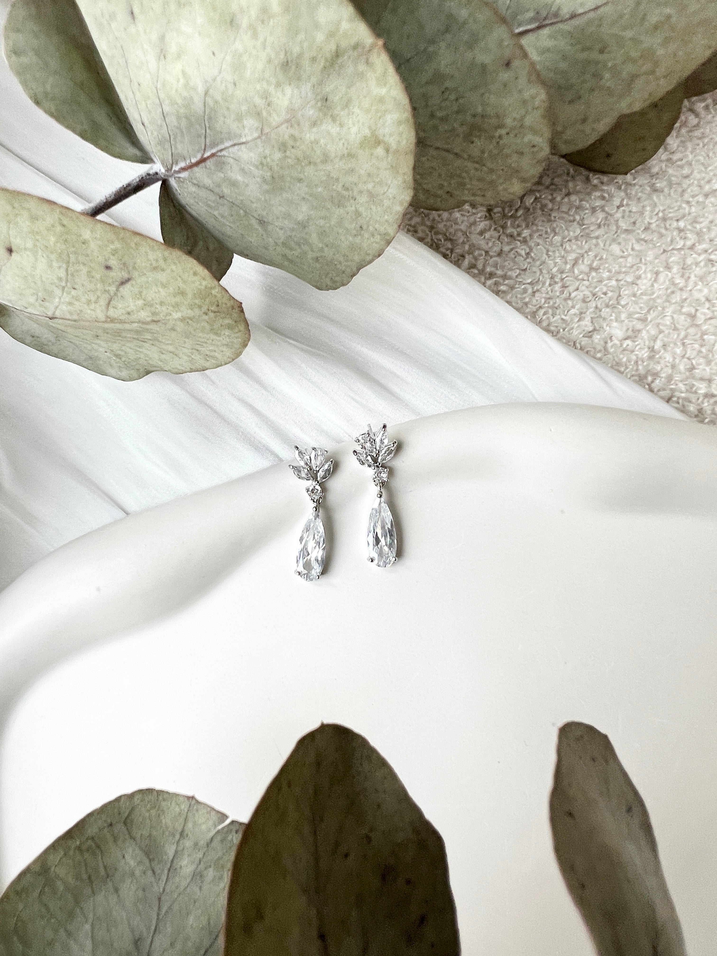 Ohrringe, Gold oder Silber, funkelnde Tropfenohrringe, elegante Ohrstecker, Brautschmuck