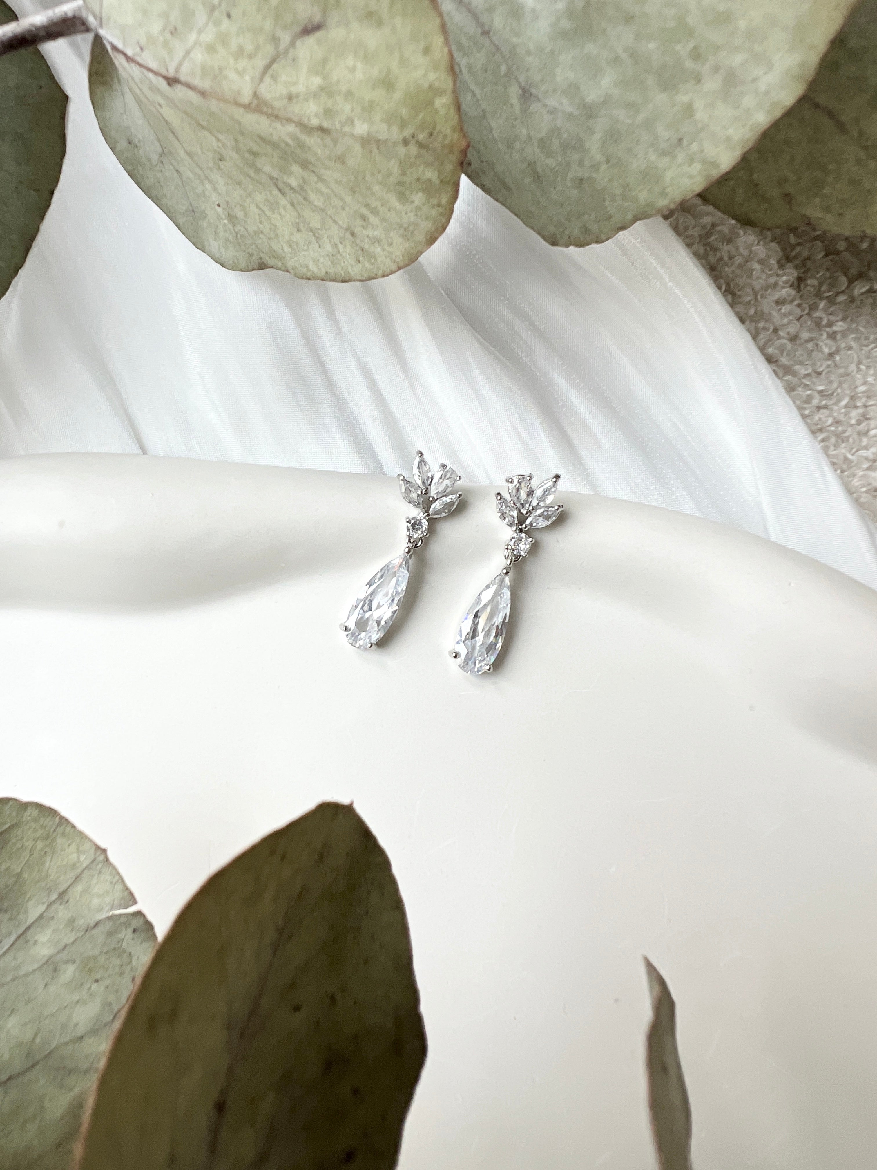 Ohrringe, Gold oder Silber, funkelnde Tropfenohrringe, elegante Ohrstecker, Brautschmuck