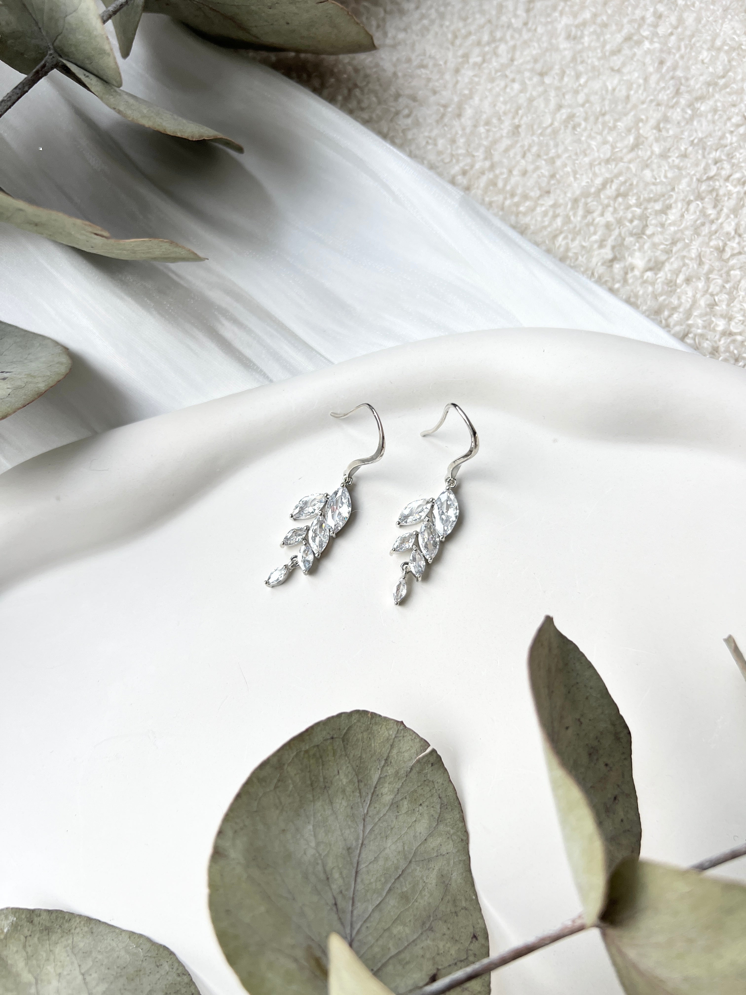 Schmuckset - Halskette und Ohrringe, Silber, Zirconia Steine, Brautschmuck, feine Blätter