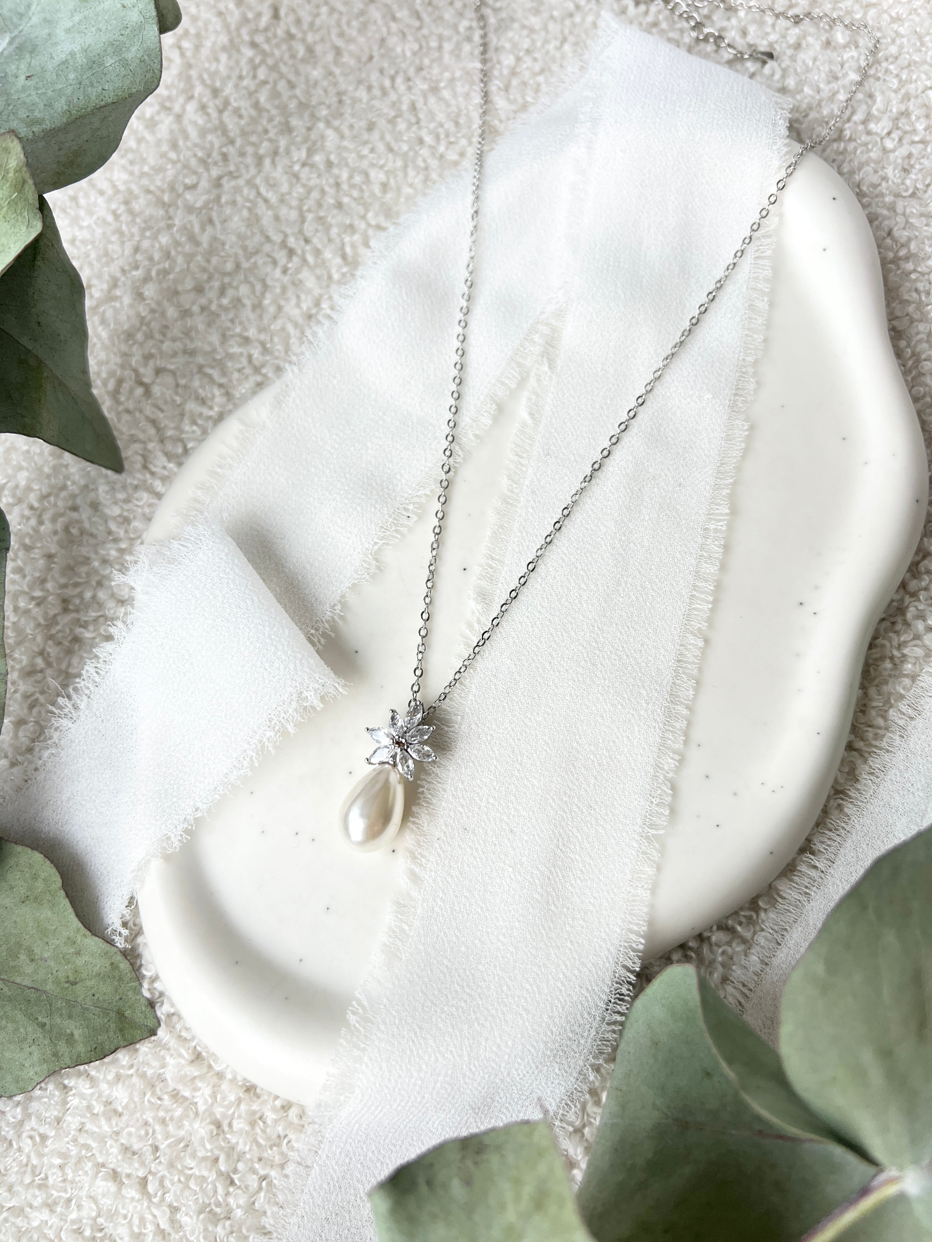 Halskette mit Perlenanhänger - Gold oder Silber, Brauthalskette, Brautschmuck
