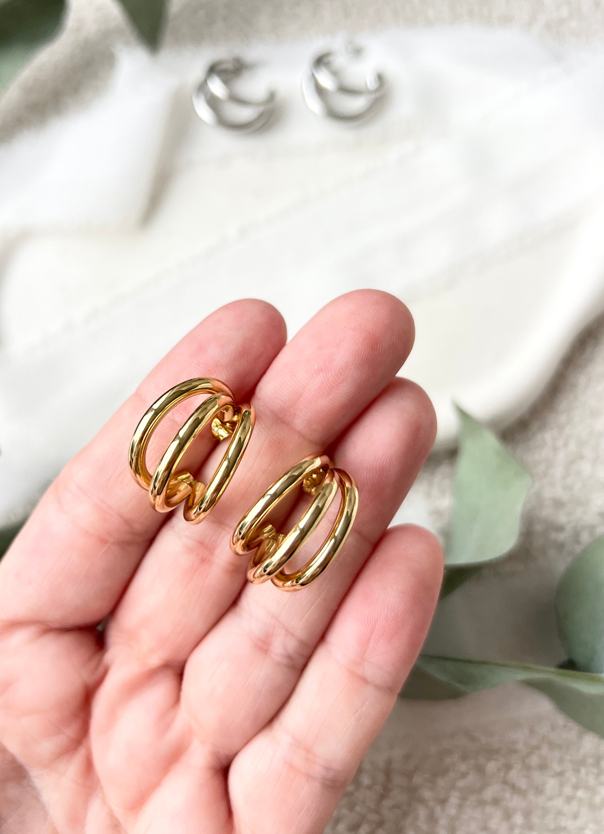 Moderne Creolen, Gold, Ohrringe, minimalistisch, Hoops