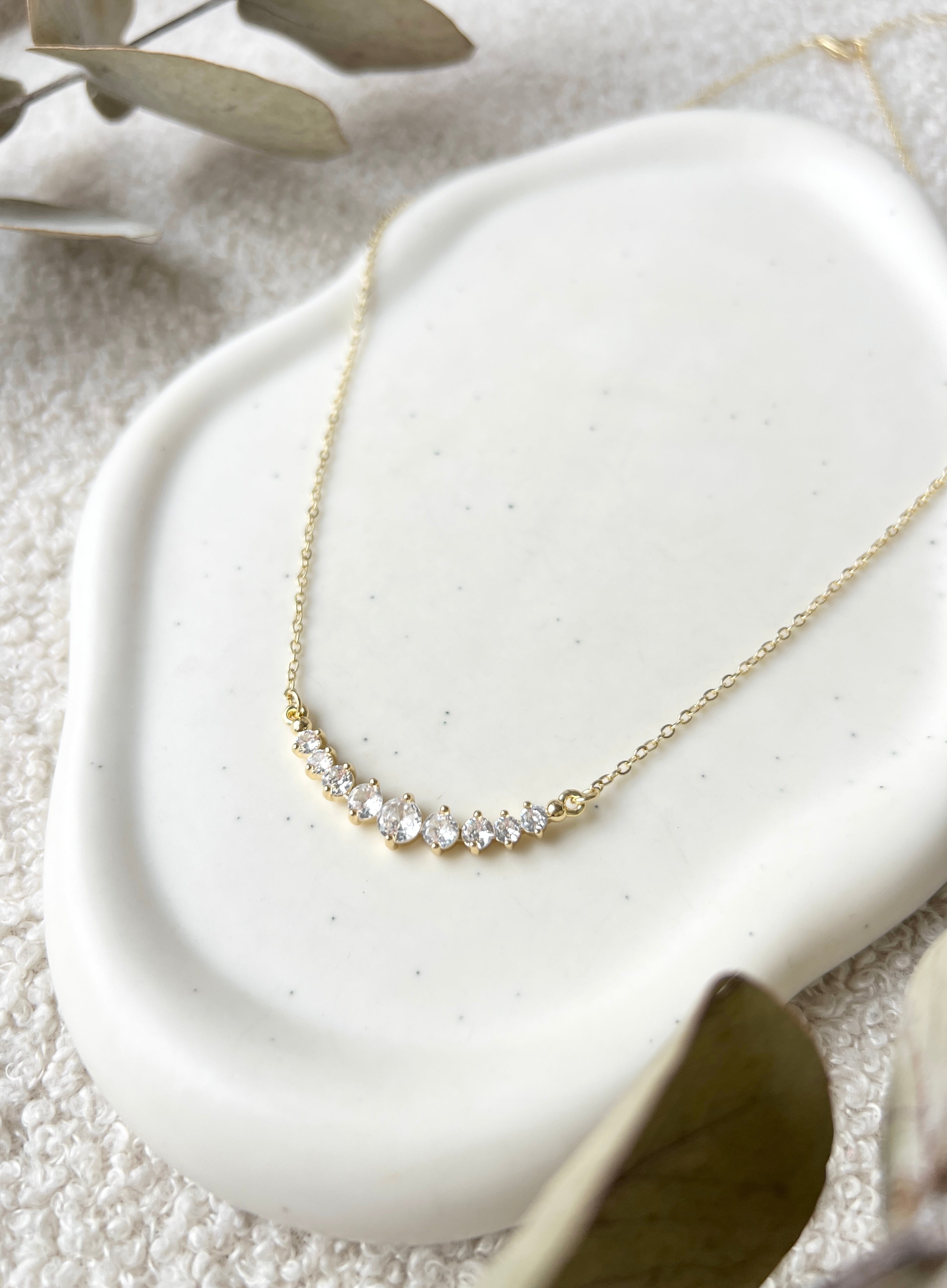 Halskette, Gold, Strasssteine, Brautschmuck, feine Brauthalskette, kurze Kette