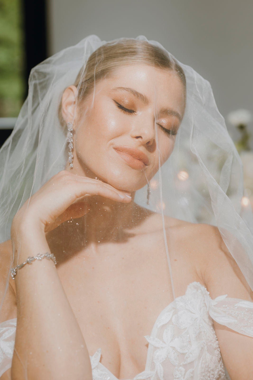 Elegante Brautohrringe, funkelnde Cubic Zirconia Steine, Silber, lange Ohrringe, Brautschmuck, Hochzeit, Schmuck, Hochzeitsschmuck, Damenschmuck, Geschenk fuer Sie, Weihnachtsgeschenk, Schmuckbluete 