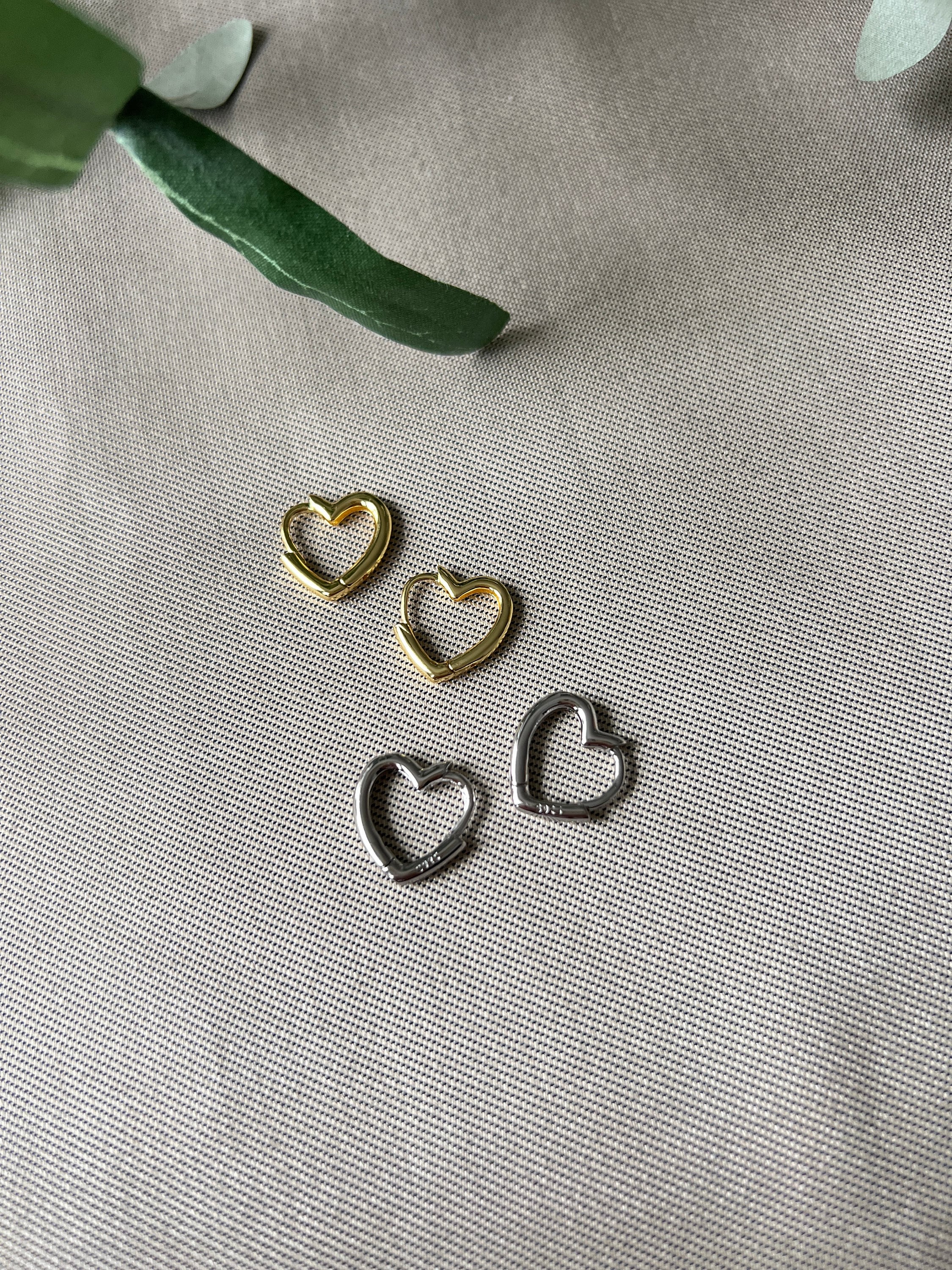 Ohrringe 925 Silber, 18k Gold, Herz Ohrringe, Huggie Ohrringe, Hoops, Creolen, Ohrstecker - Gold-Ohrringe-Schmuckblüte