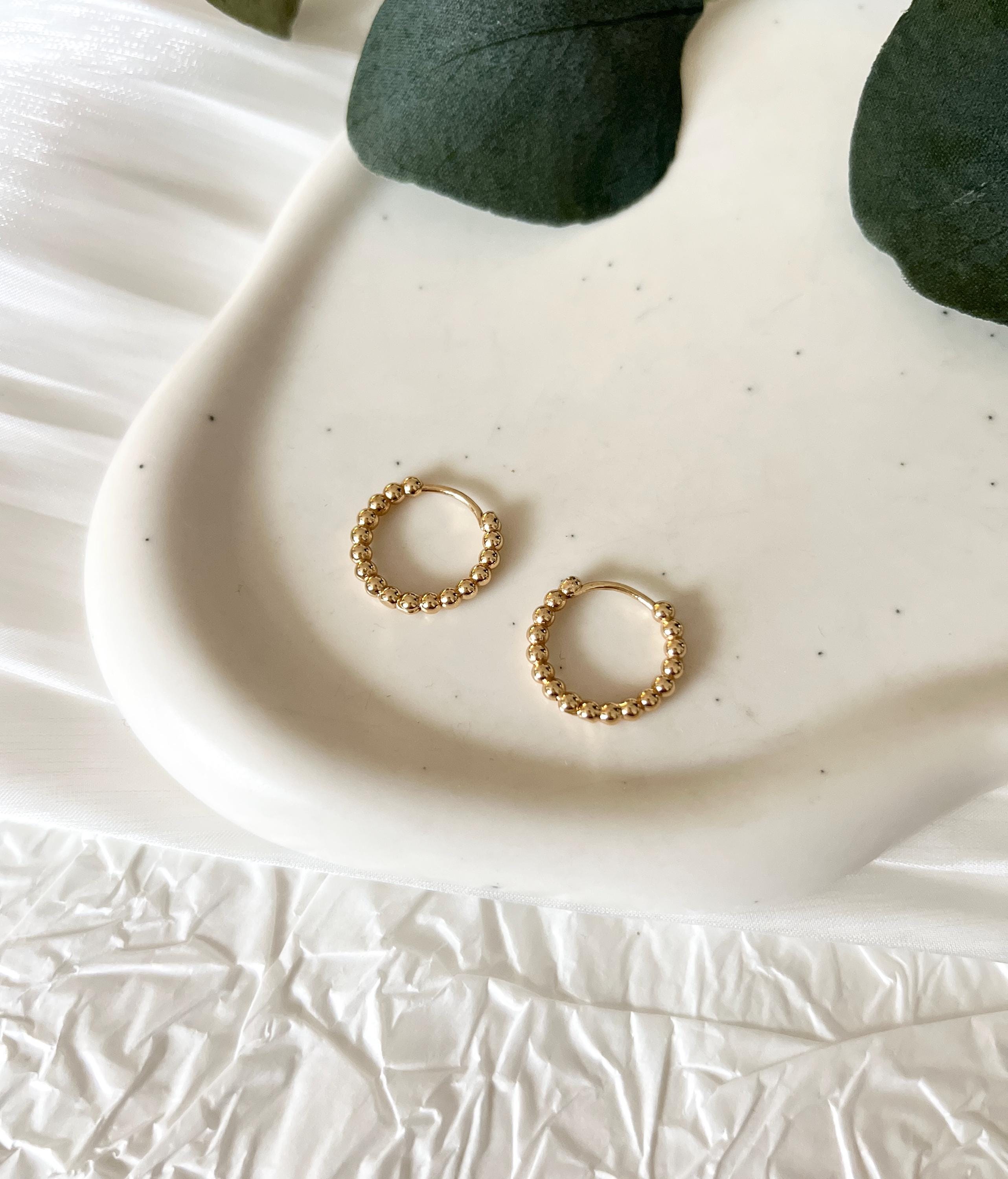 Goldene feine Creolen, Schmuck für Frauen, Geschenk fuer Sie, Ohrringe, eleganter Ohrschmuck, Damenschmuck Gold, Weihnachtsgeschenk, Geburtstagsgeschenk