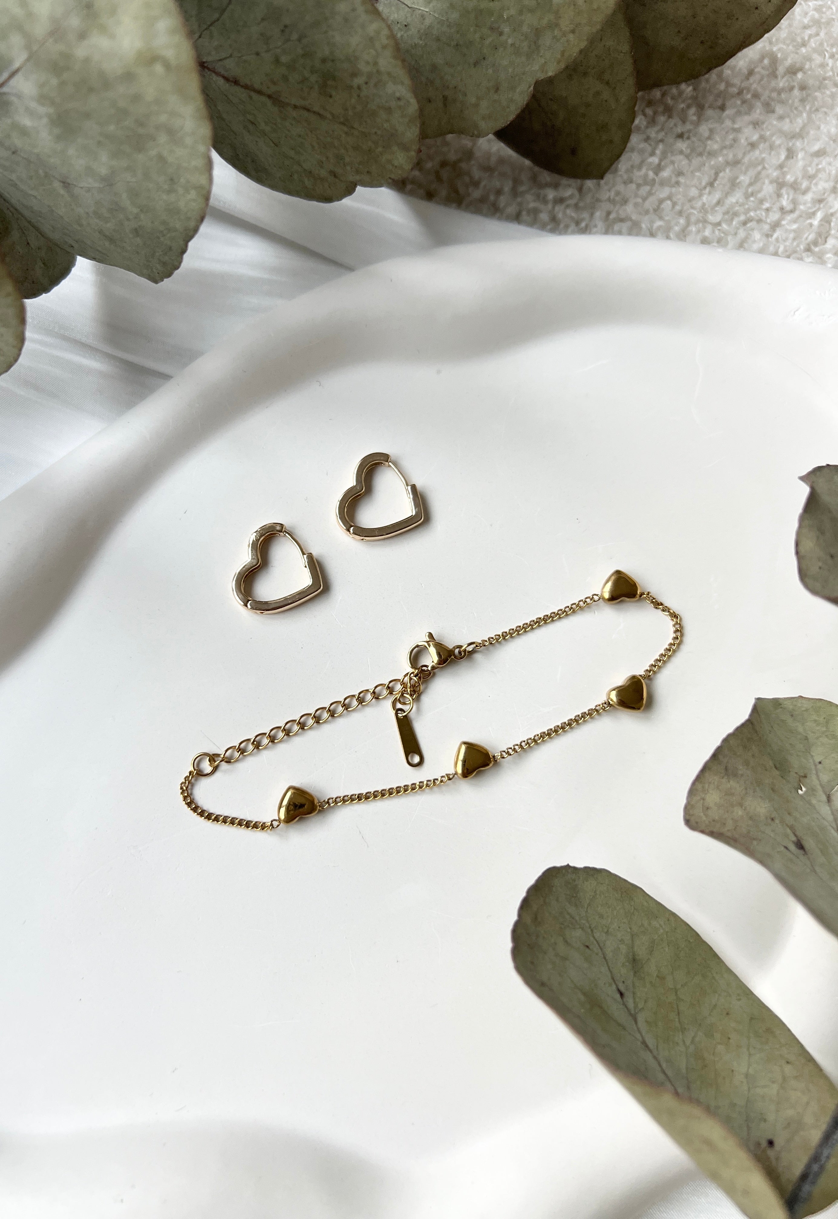 Schmuckset, Armband und Ohrringe, Geschenk fuer Sie, Geschenkset, Herz, Herzform, Herzschmuck, Liebe, Valentinstag, Valentinstagsgeschenk Frauen, Damenschmuck, Frauenschmuck, Creolen, Trauzeugin