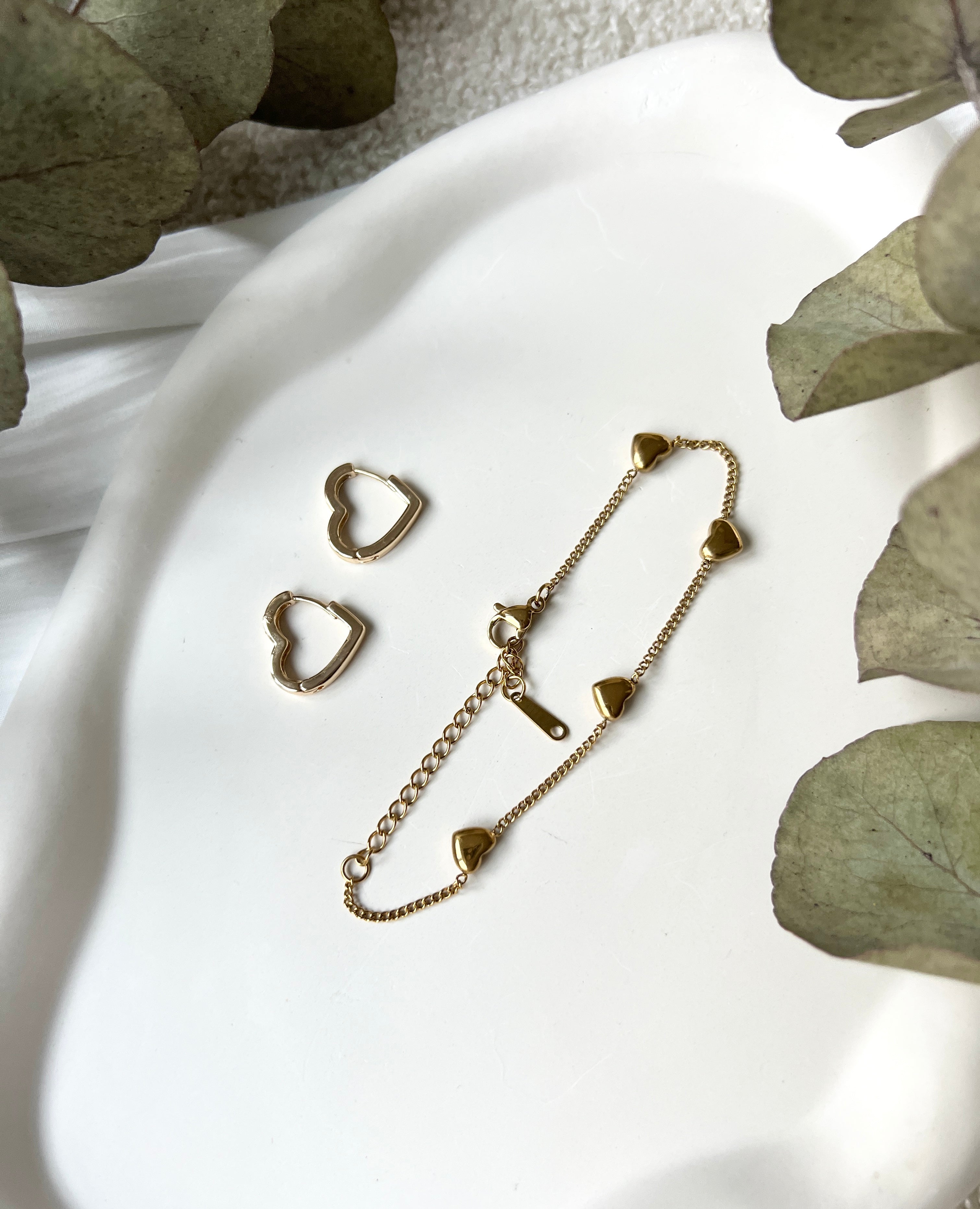 Schmuckset, Armband und Ohrringe, Geschenk fuer Sie, Geschenkset, Herz, Herzform, Herzschmuck, Liebe, Valentinstag, Valentinstagsgeschenk Frauen, Damenschmuck, Frauenschmuck, Creolen, Trauzeugin