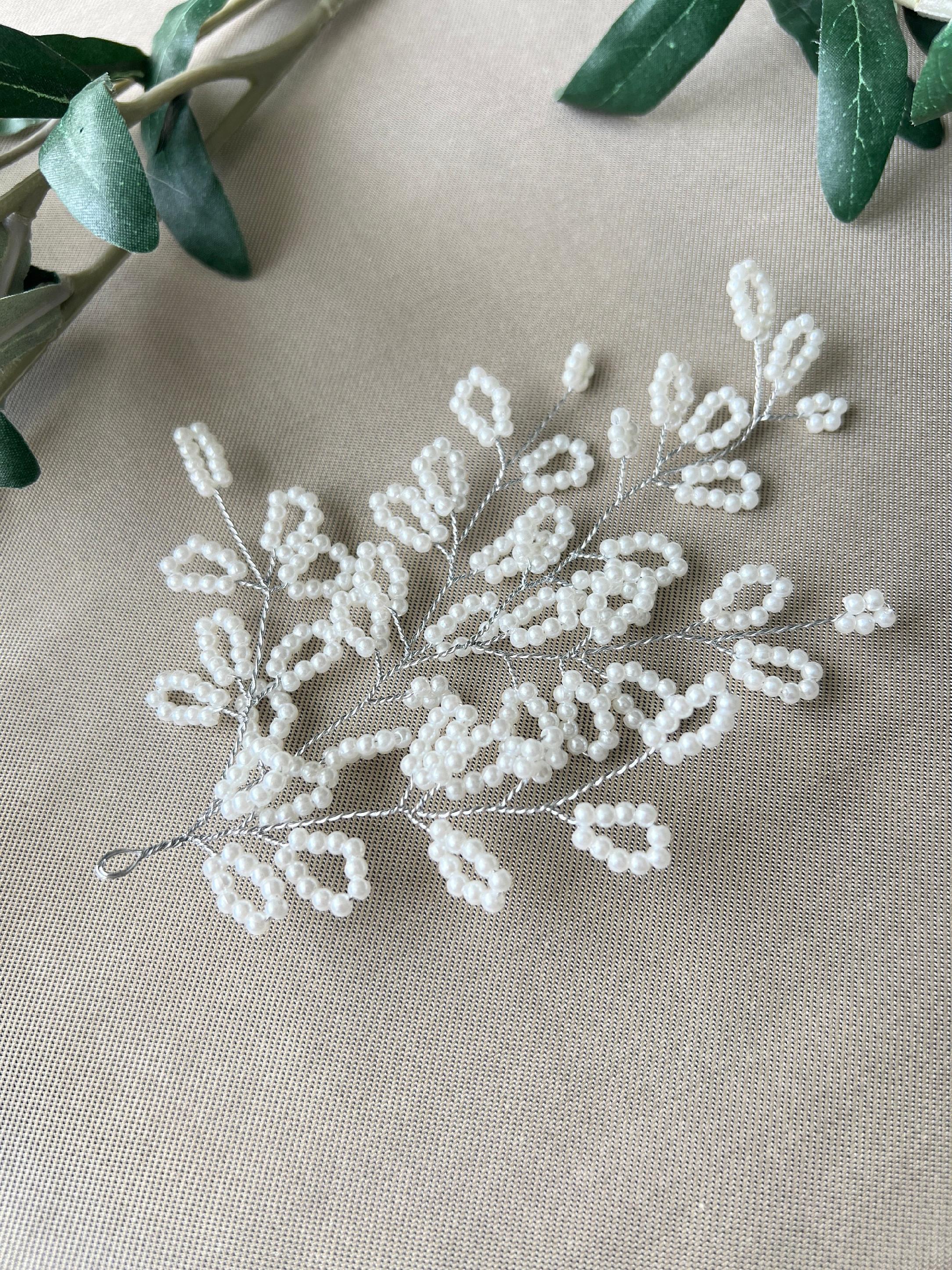 Seitlicher Haarschmuck Braut, silber mit weißen Perlen, Hochzeit, Blätter Kopfschmuck, hochwertiger Brauthaarschmuck-Brauthaarschmuck-Schmuckblüte