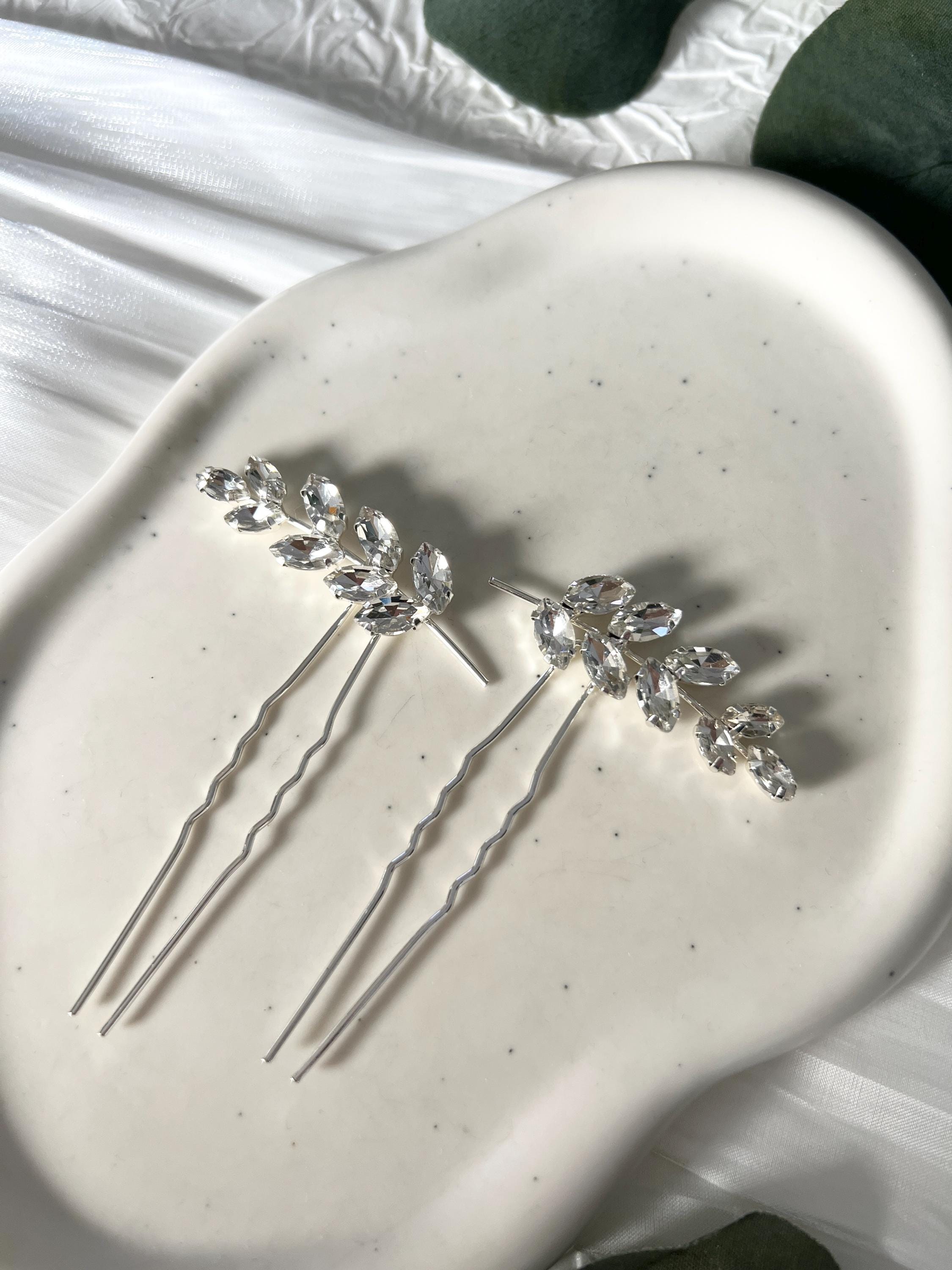 Feine Haarnadeln, 2 Stueck, Brautset, silberne Haarnadeln in Blaetterform, Strassteine, hell Silber, edler Brauthaarschmuck, Brautfrisur, moderner Hochzeitsschmuck, Schmuck Hochzeit, hochwertige Haarspangen