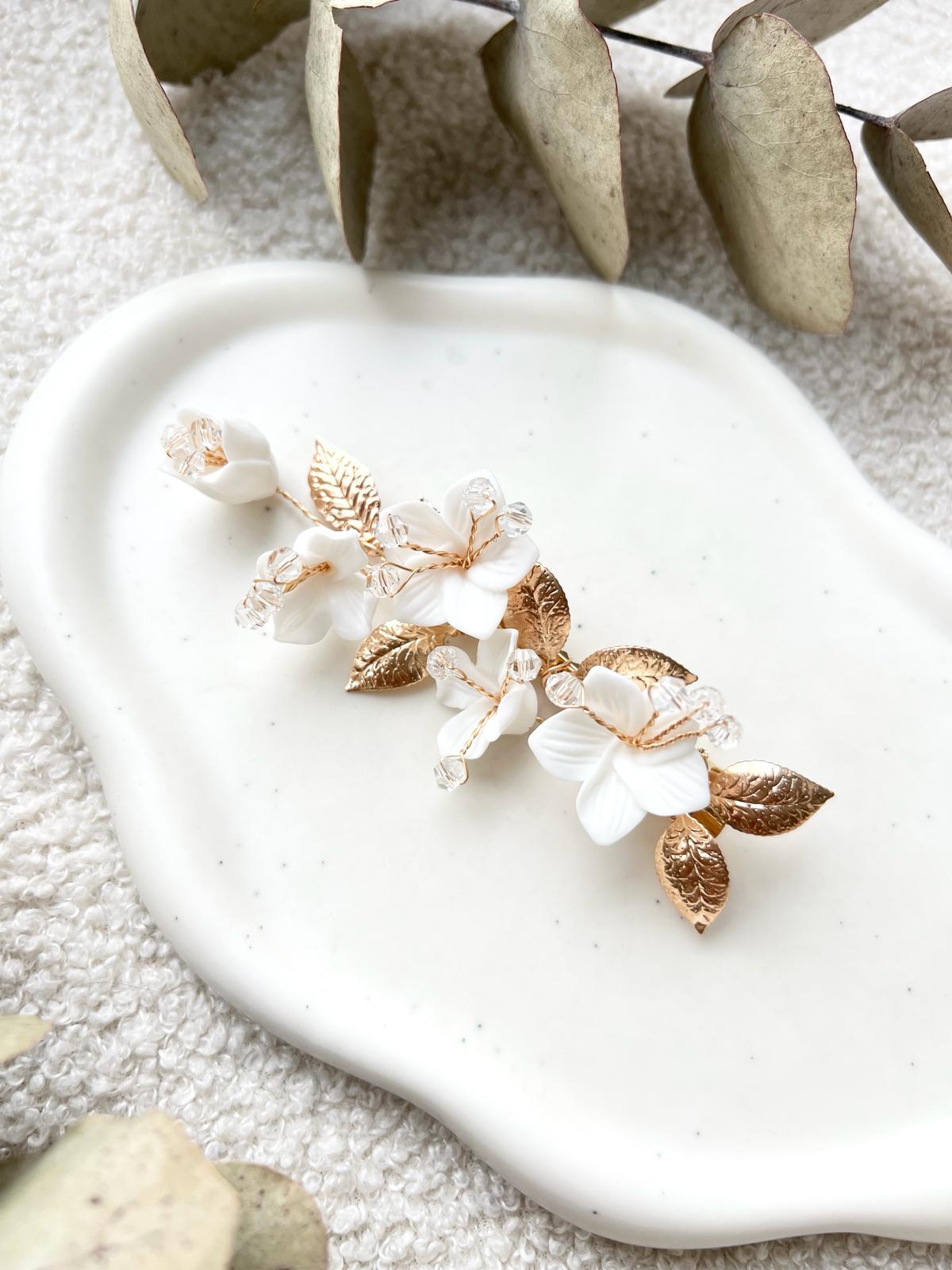 Haarspange mit zarten Blumen, gold mit weißen Perlen, Haarschmuck, Brautschmuck