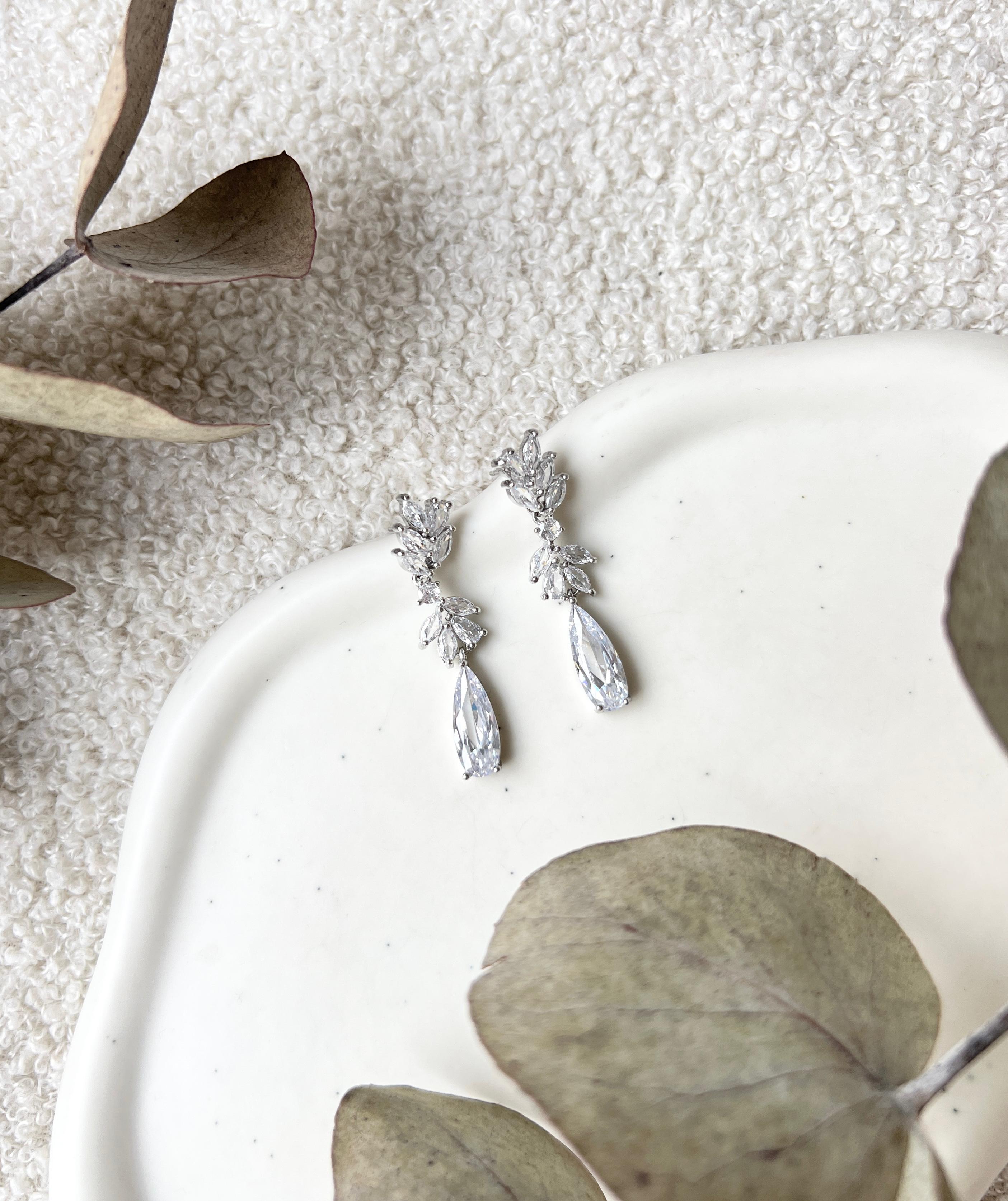 Ohrringe, Silber, funkelnde Cubic Zirconia Steine, elegante Ohrstecker, Brautschmuck