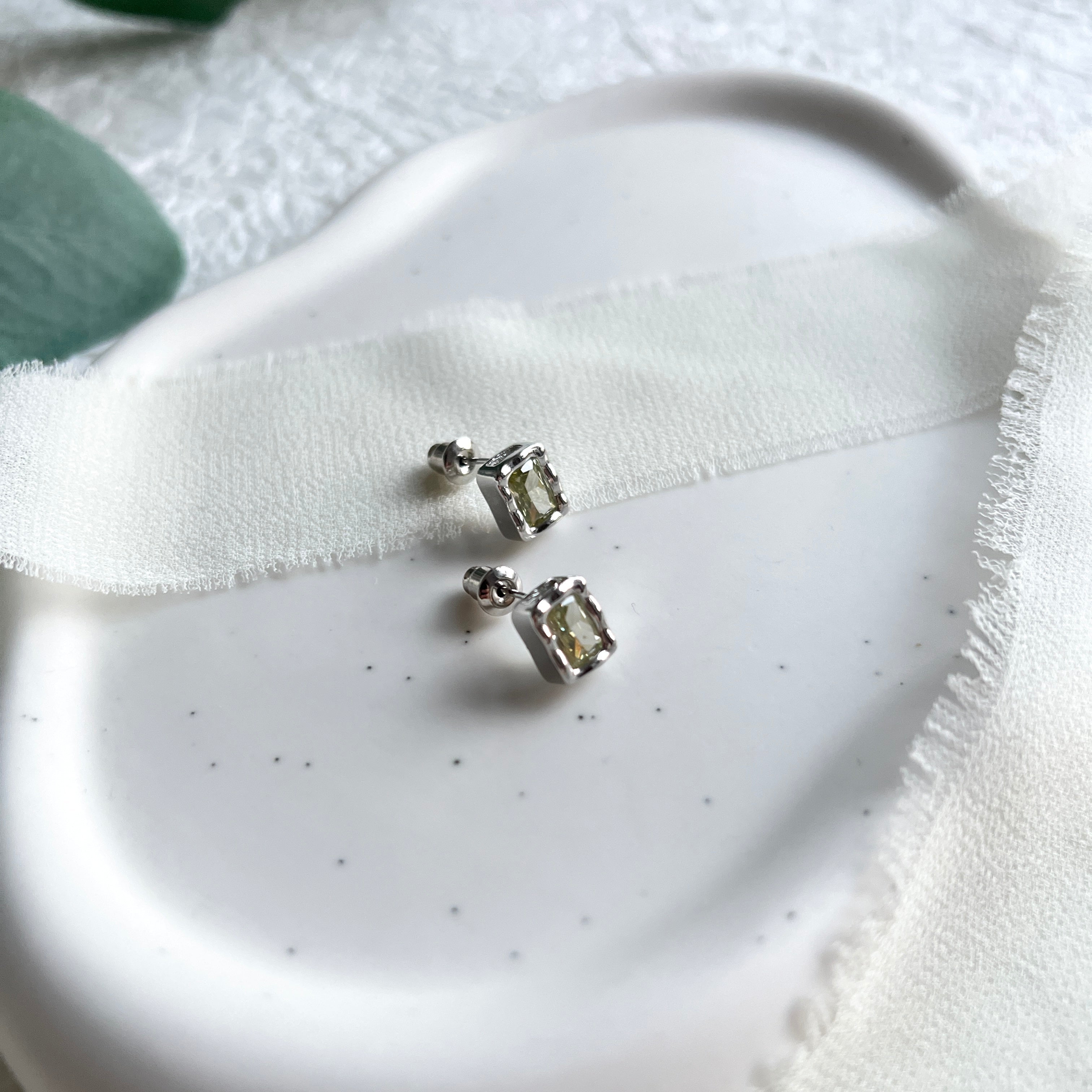 Silber Ohrstecker, grüner Zirkoniastein, Brautjungfer, Brautschmuck, Hochzeit Ohrringe, Eleganter Damenschmuck-Ohrringe-Schmuckblüte, Geschenk für Sie_Weihnachtsgeschenk