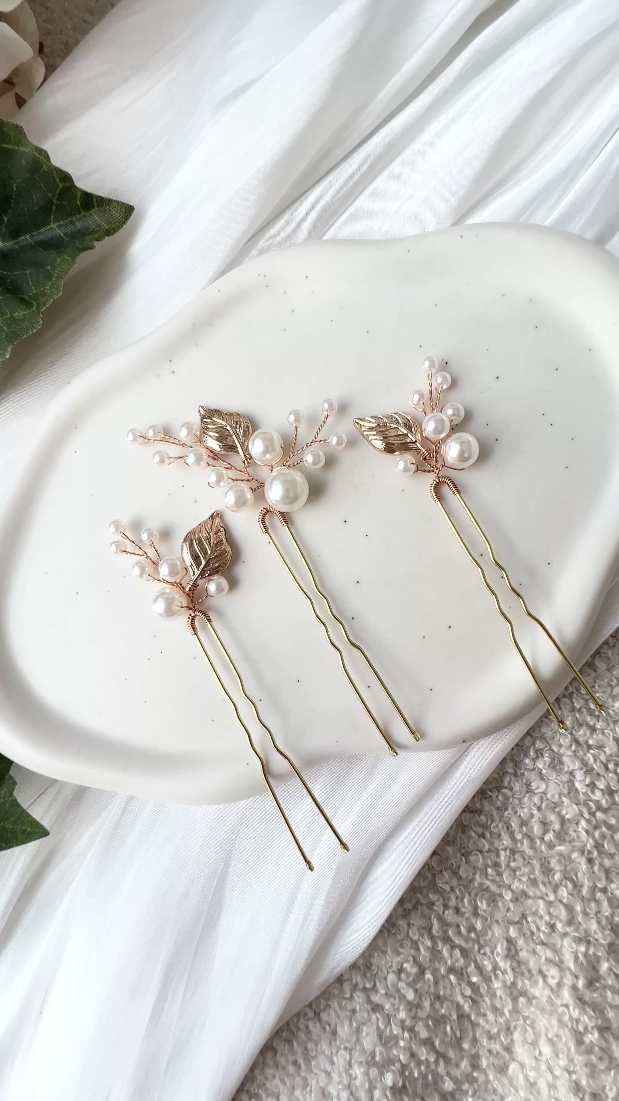 Haarnadeln, Gold, Haarschmuck Set, weiße Perlen und goldene Blätter, Brautschmuck, Brauthaarschmuck, Perlenschmuck, Schmuck Hochzeit